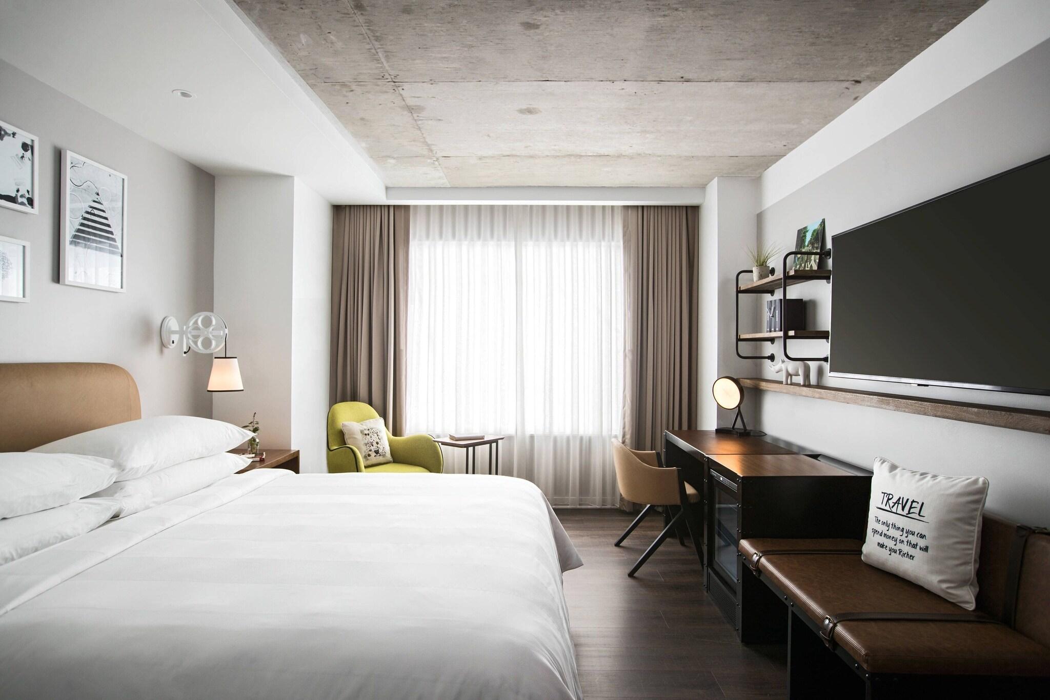 Double King Size Bed