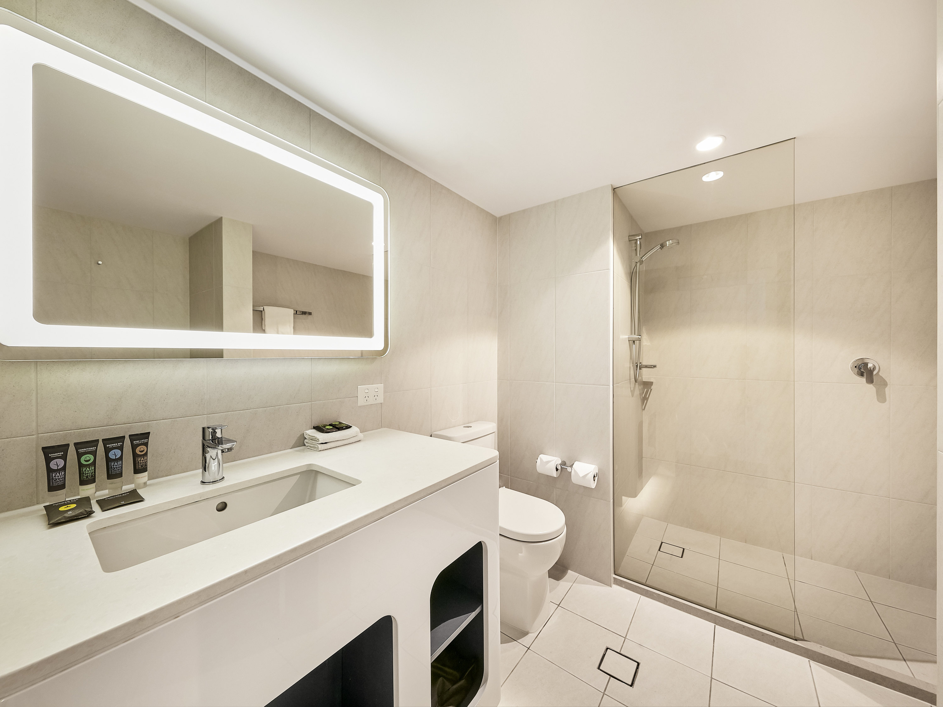 Double Deluxe King Bed