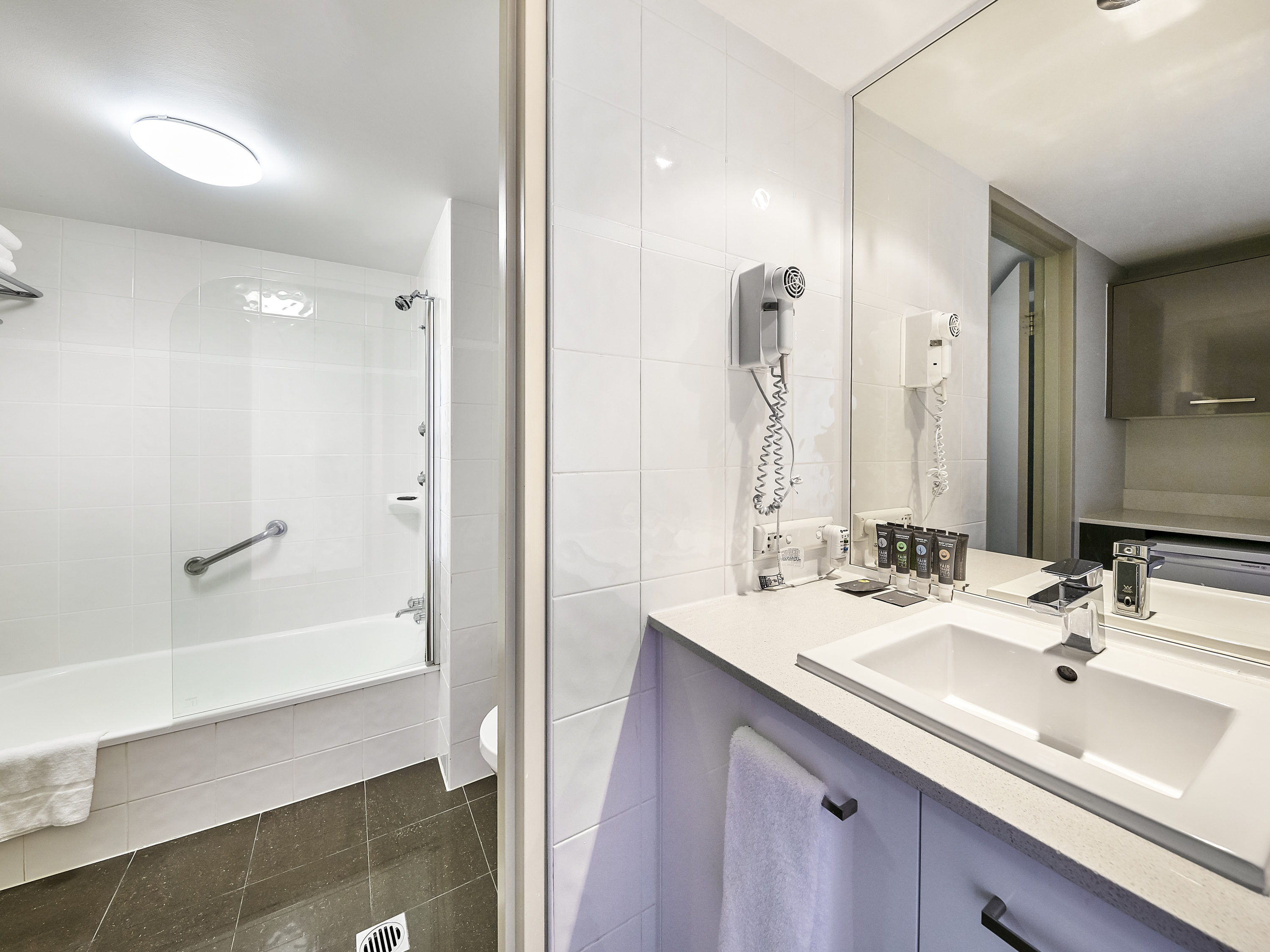 Family Room Superior King Bed