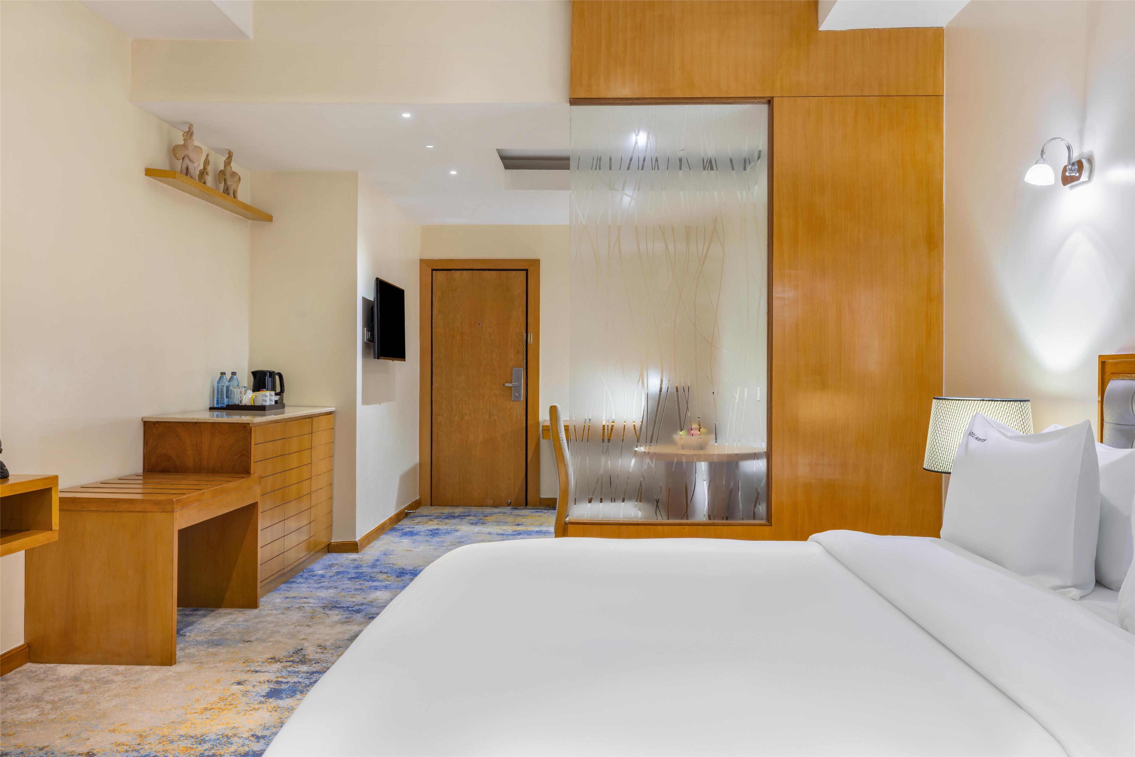 Junior Suite City View King Bed