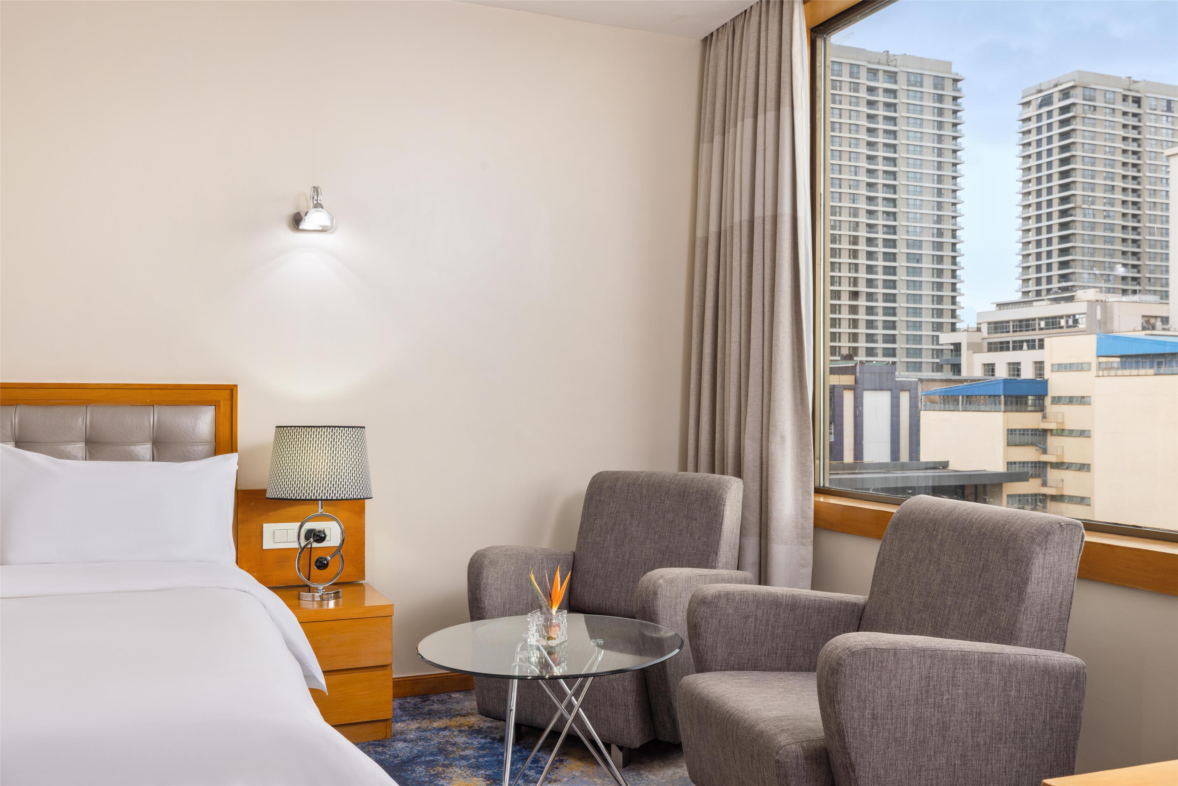 Junior Suite City View King Bed