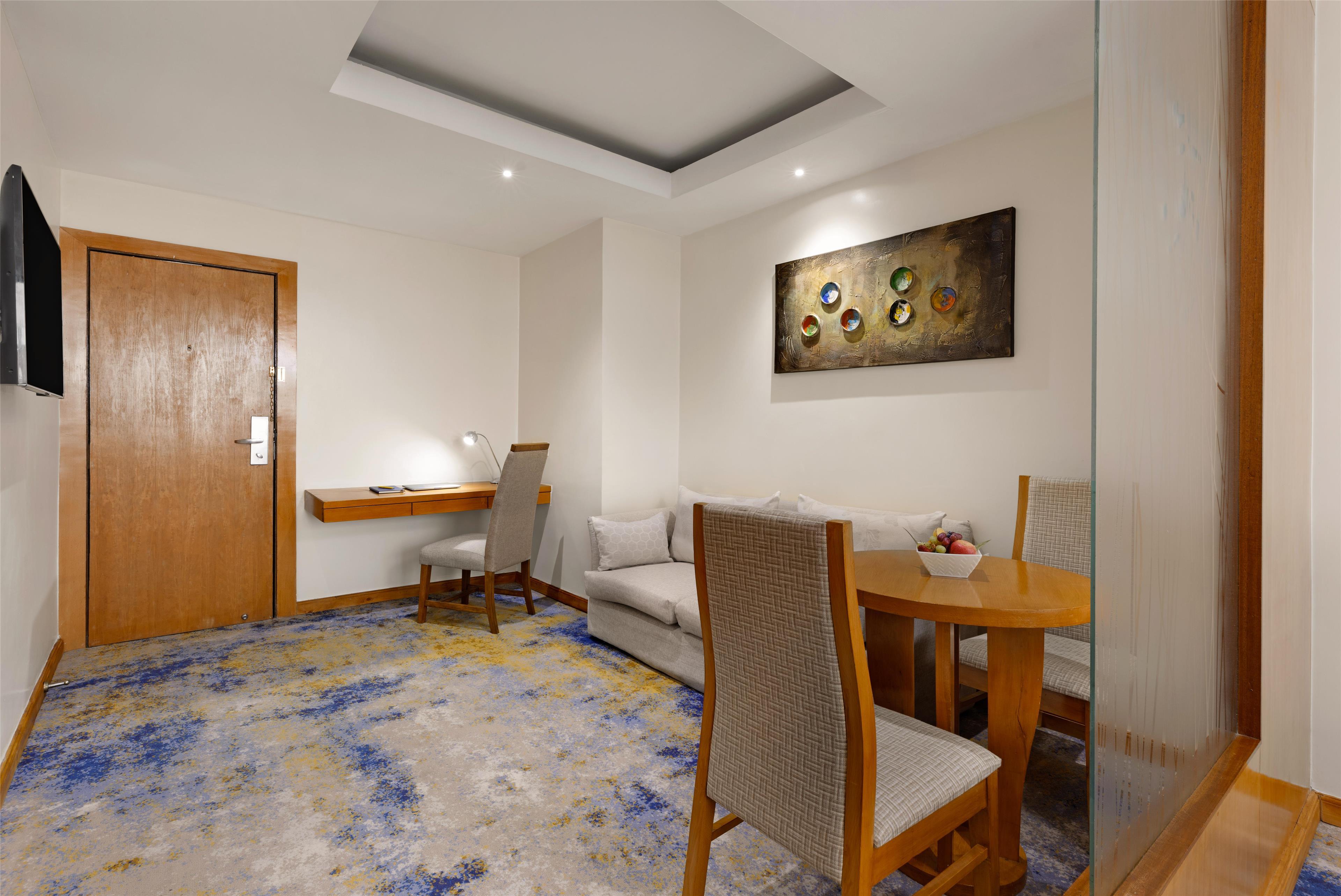 Junior Suite City View King Bed