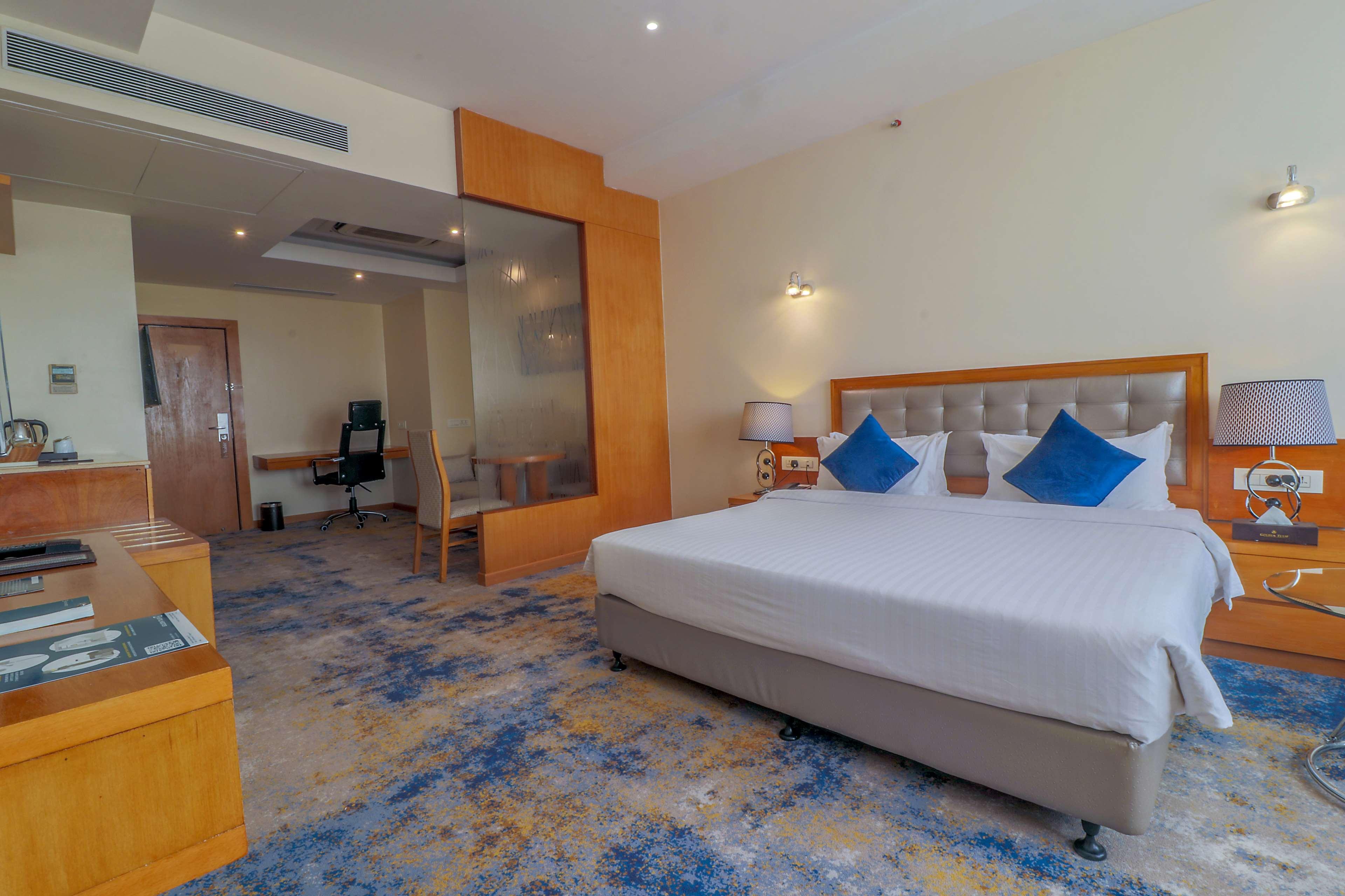 Junior Suite City View King Bed