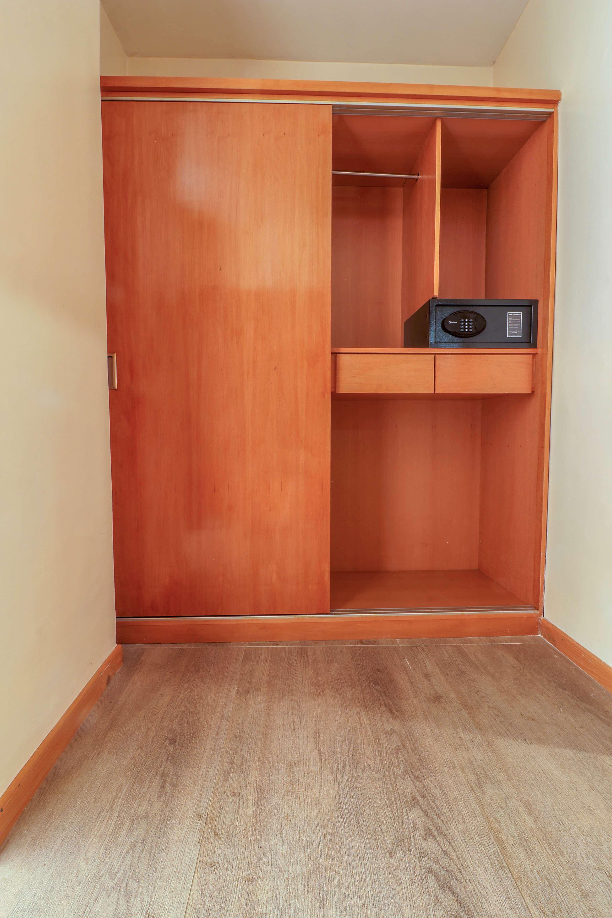 Junior Suite City View King Bed