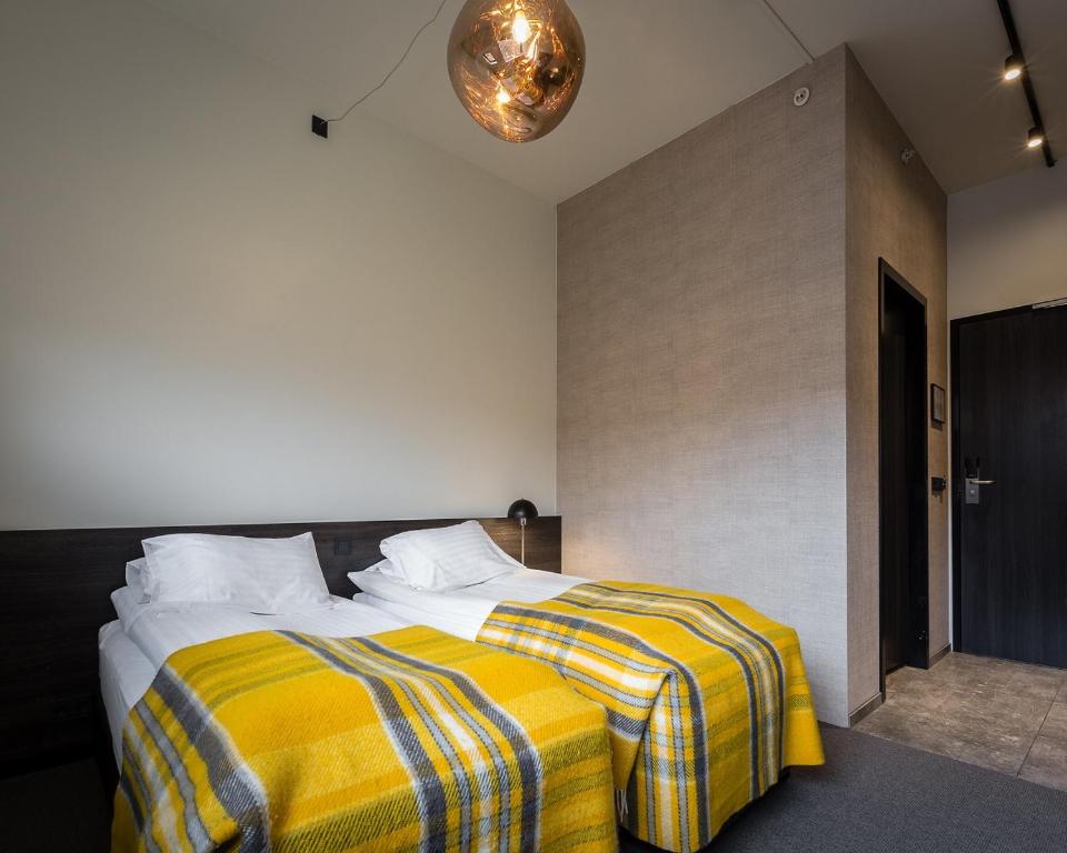 Double Single Economy