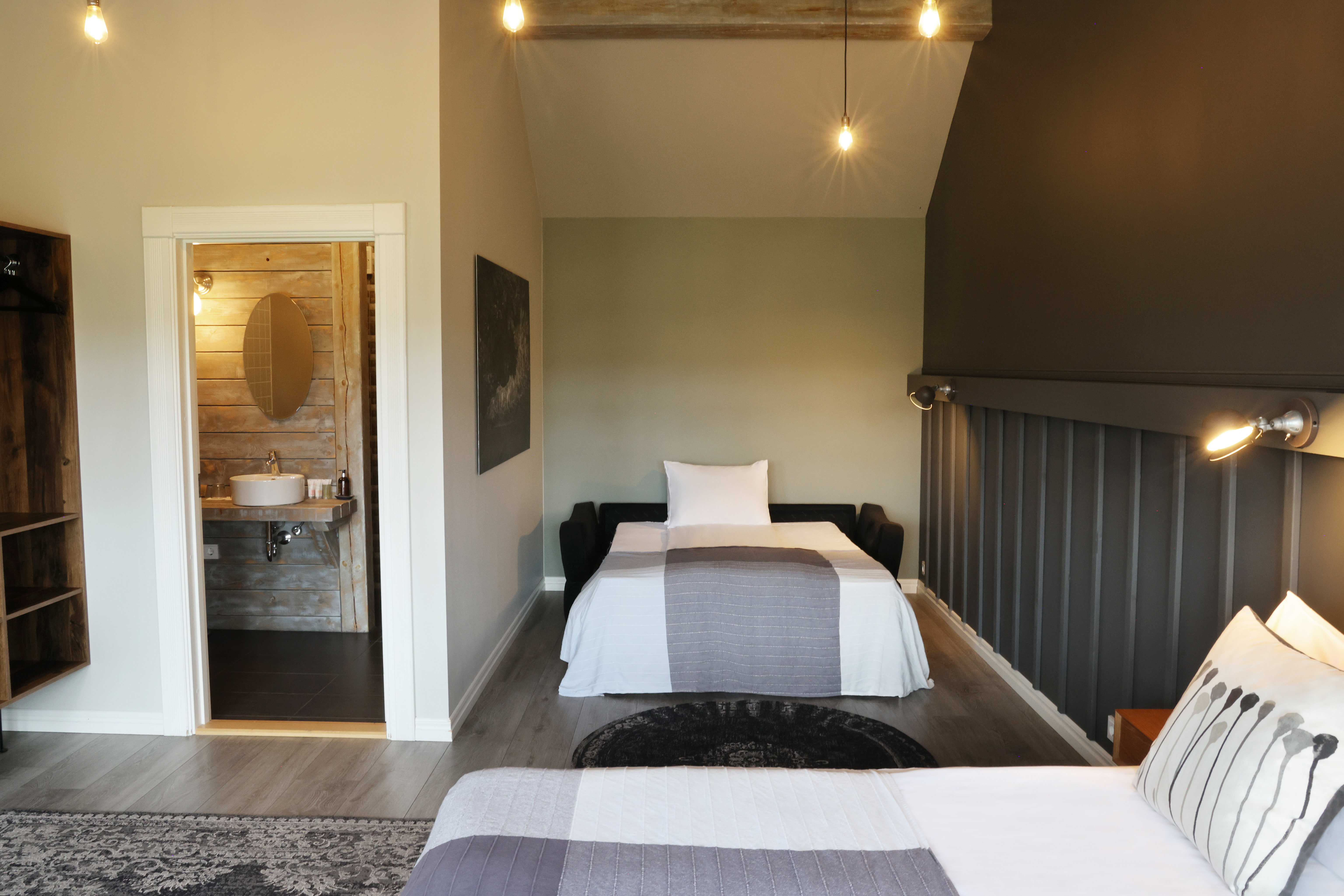 Double Superior Queen Bed