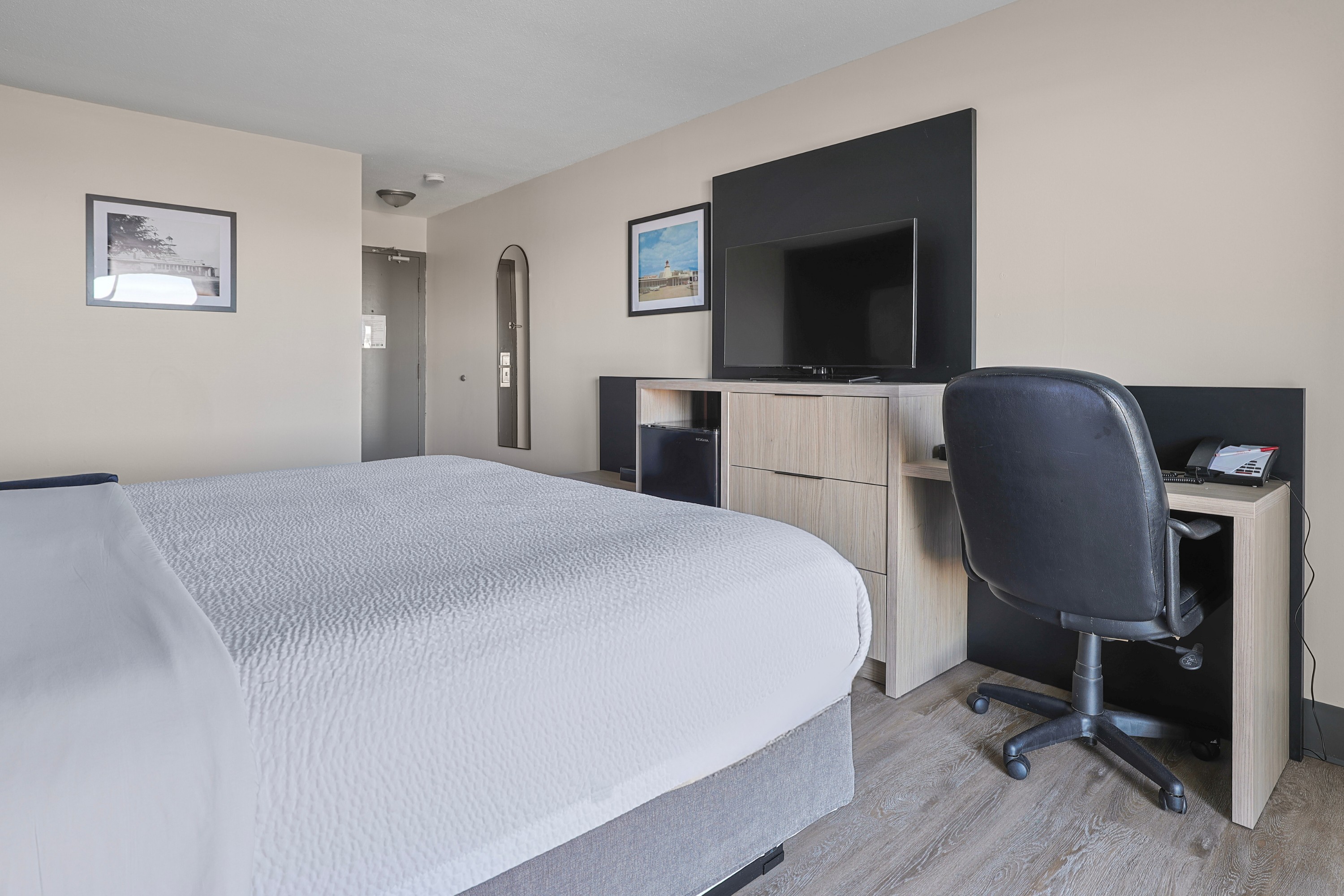 Double Queen Bed Non Smoking