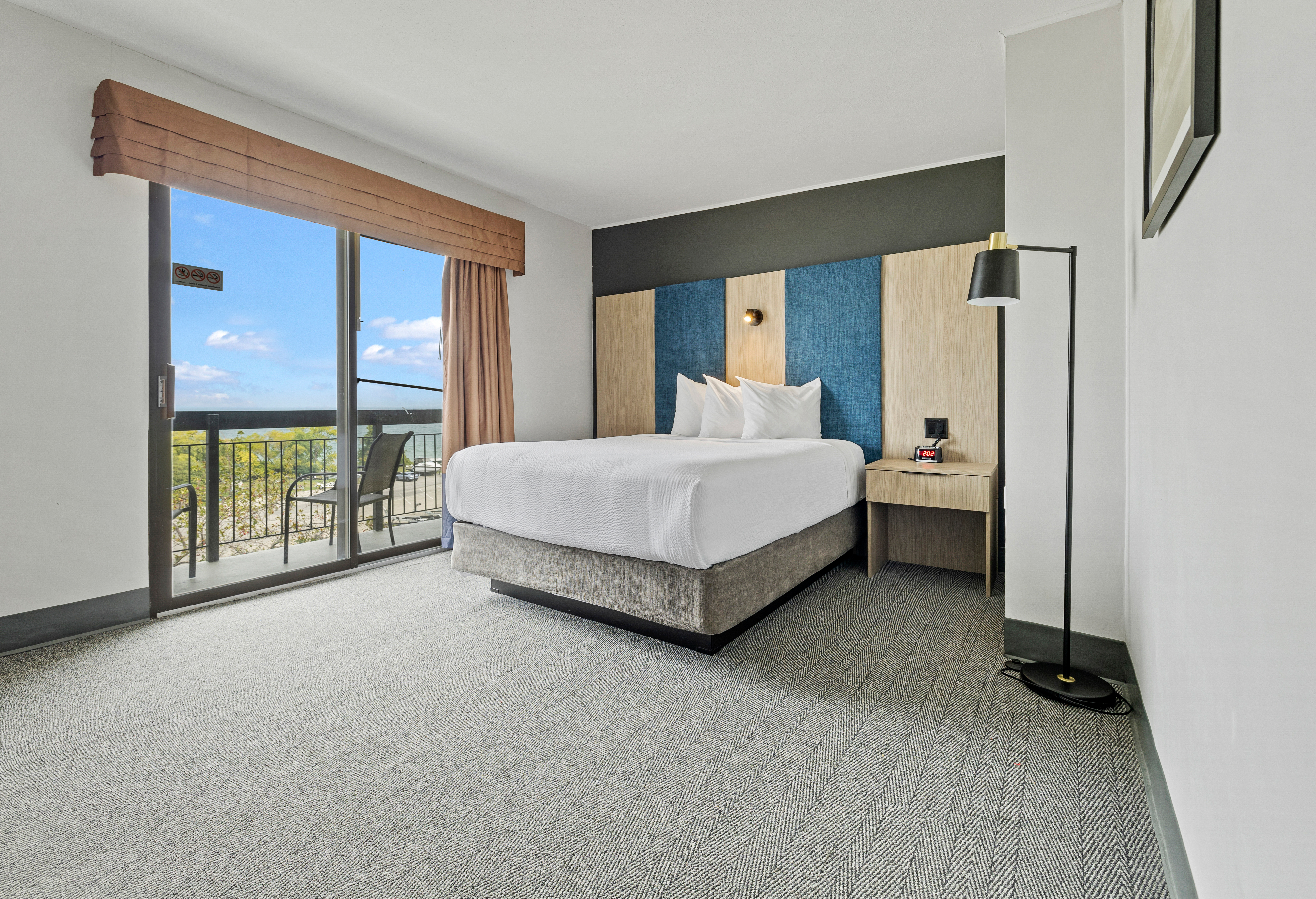 Suite Queen Bed Non Smoking