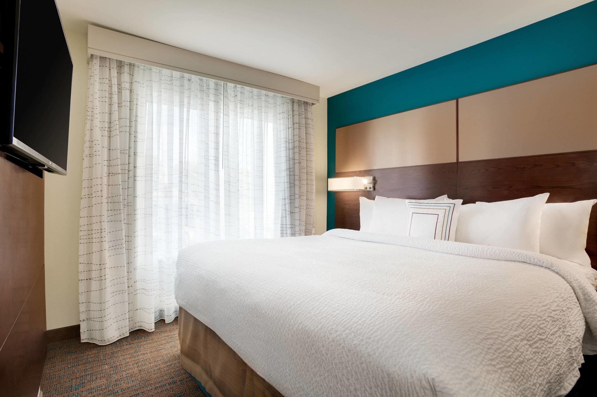 Studio King Size Bed