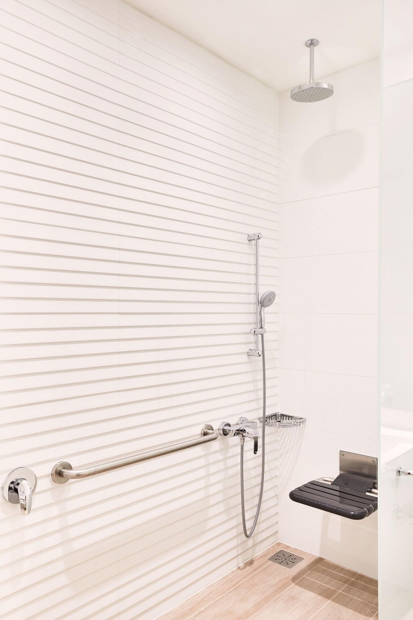 Quadruple Two Double Beds Non Smoking