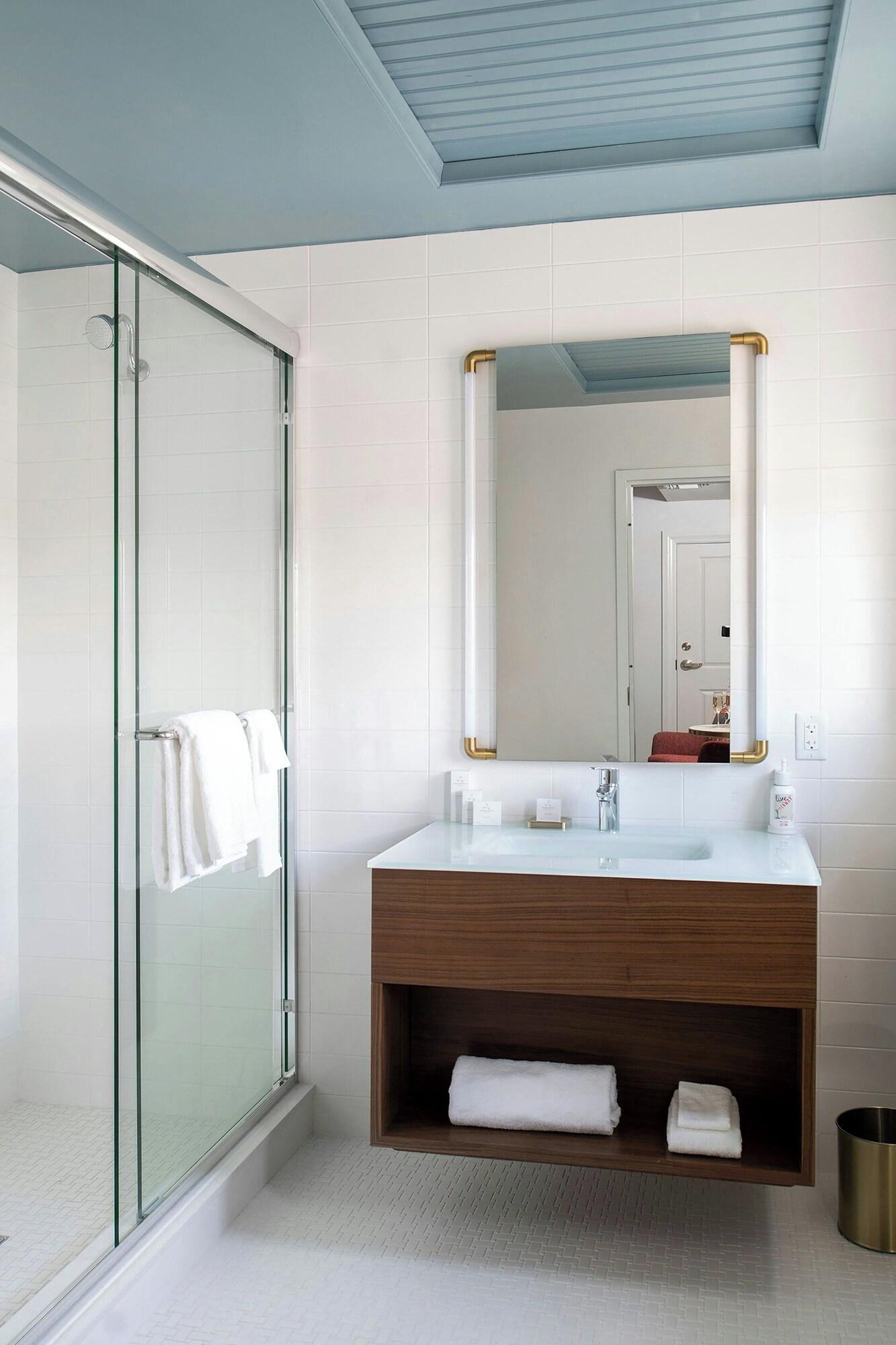 Suite King Bed One Bedroom 