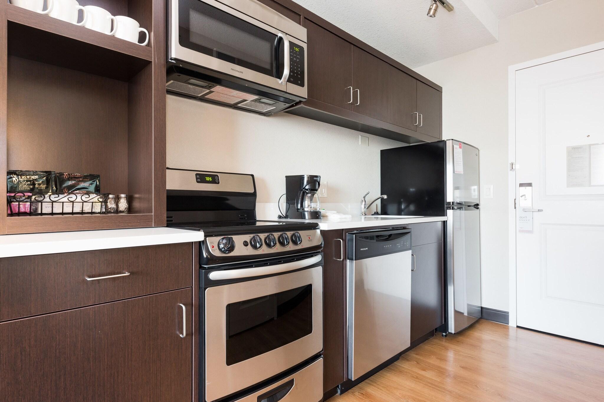 Suite Queen Size Bed