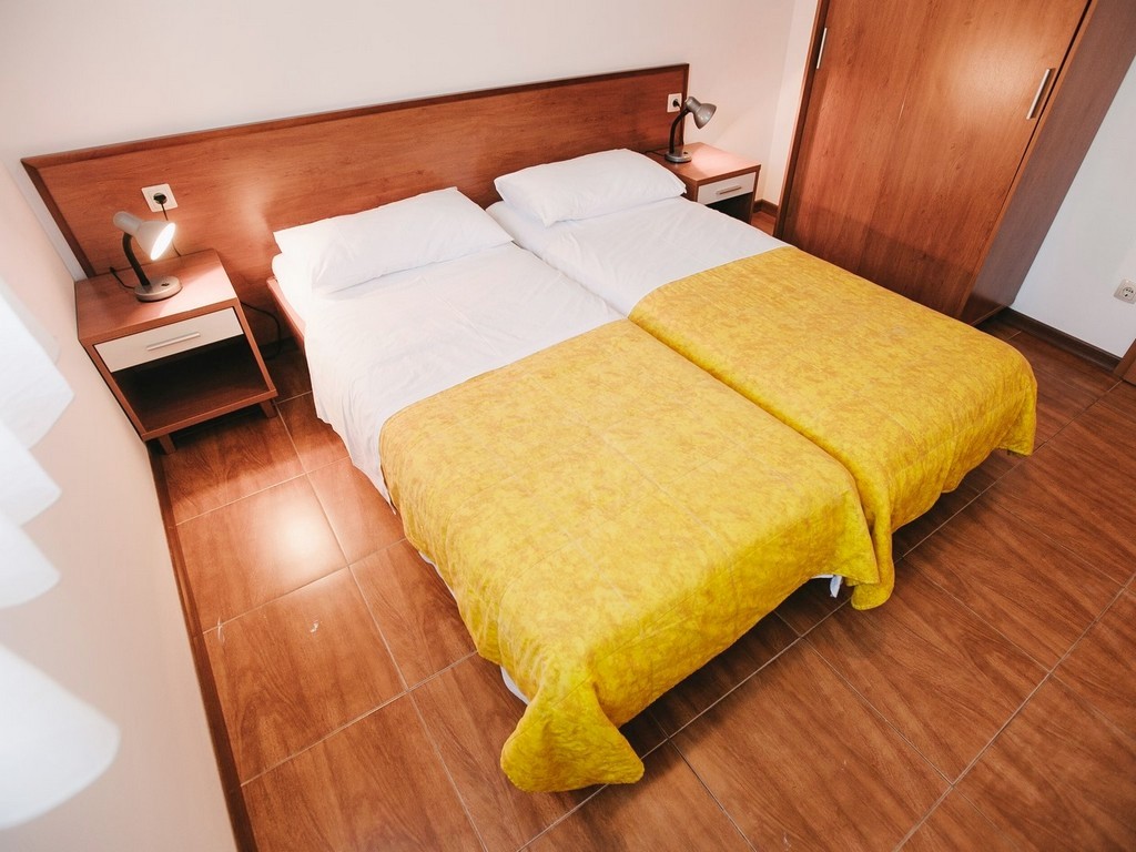 Apartment Capacity 4