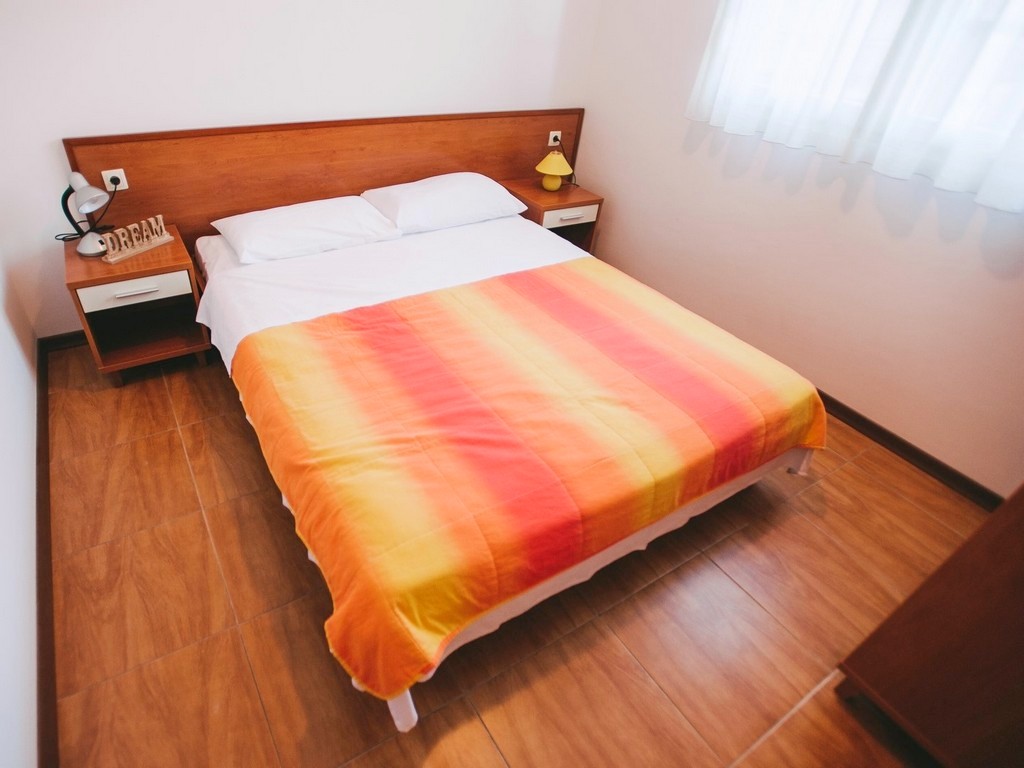 Apartment Capacity 4