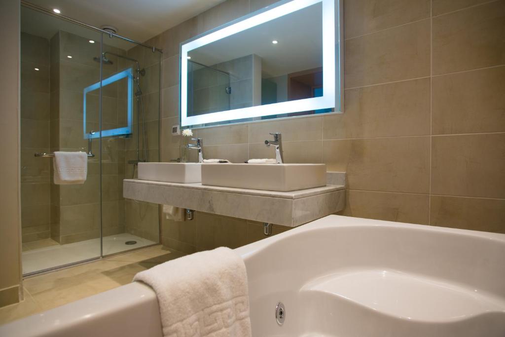 Family Room Beach Front