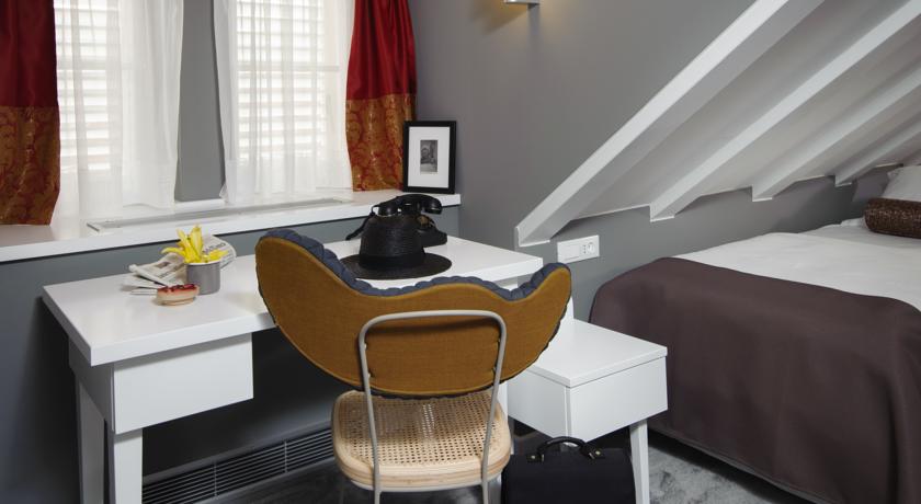 Family Room Superior City View