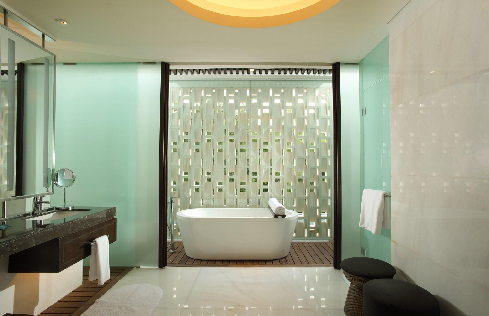 Suite with Views