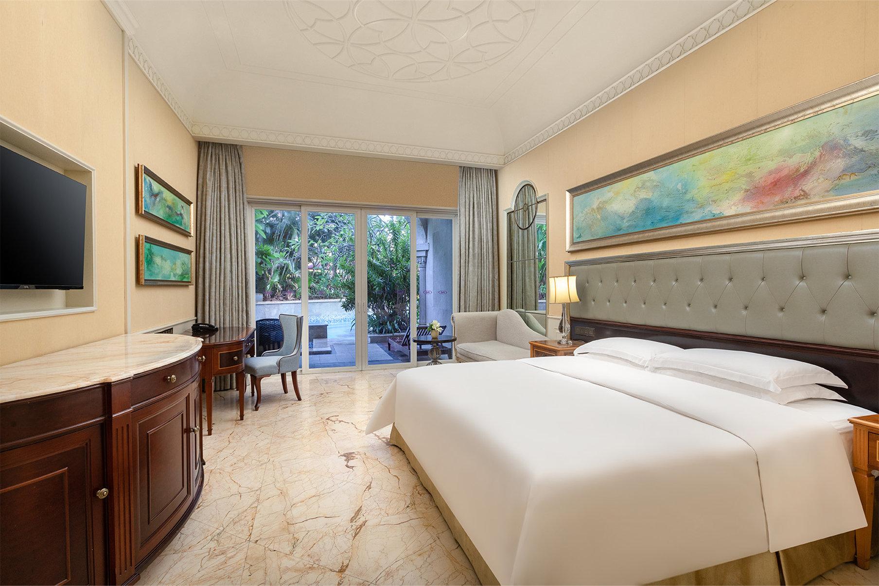 Double Pool View King Bed