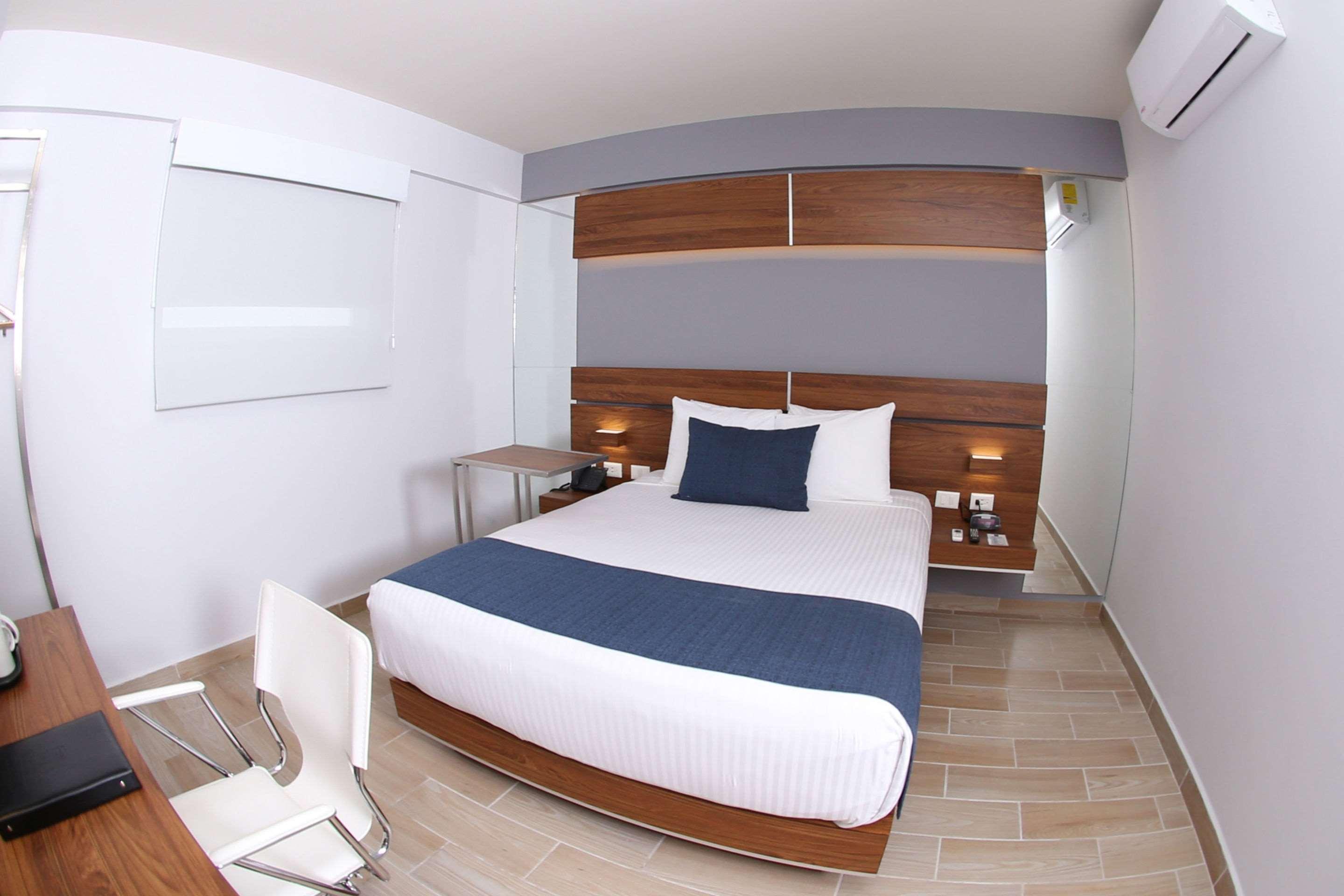 Double Queen Bed Non Smoking