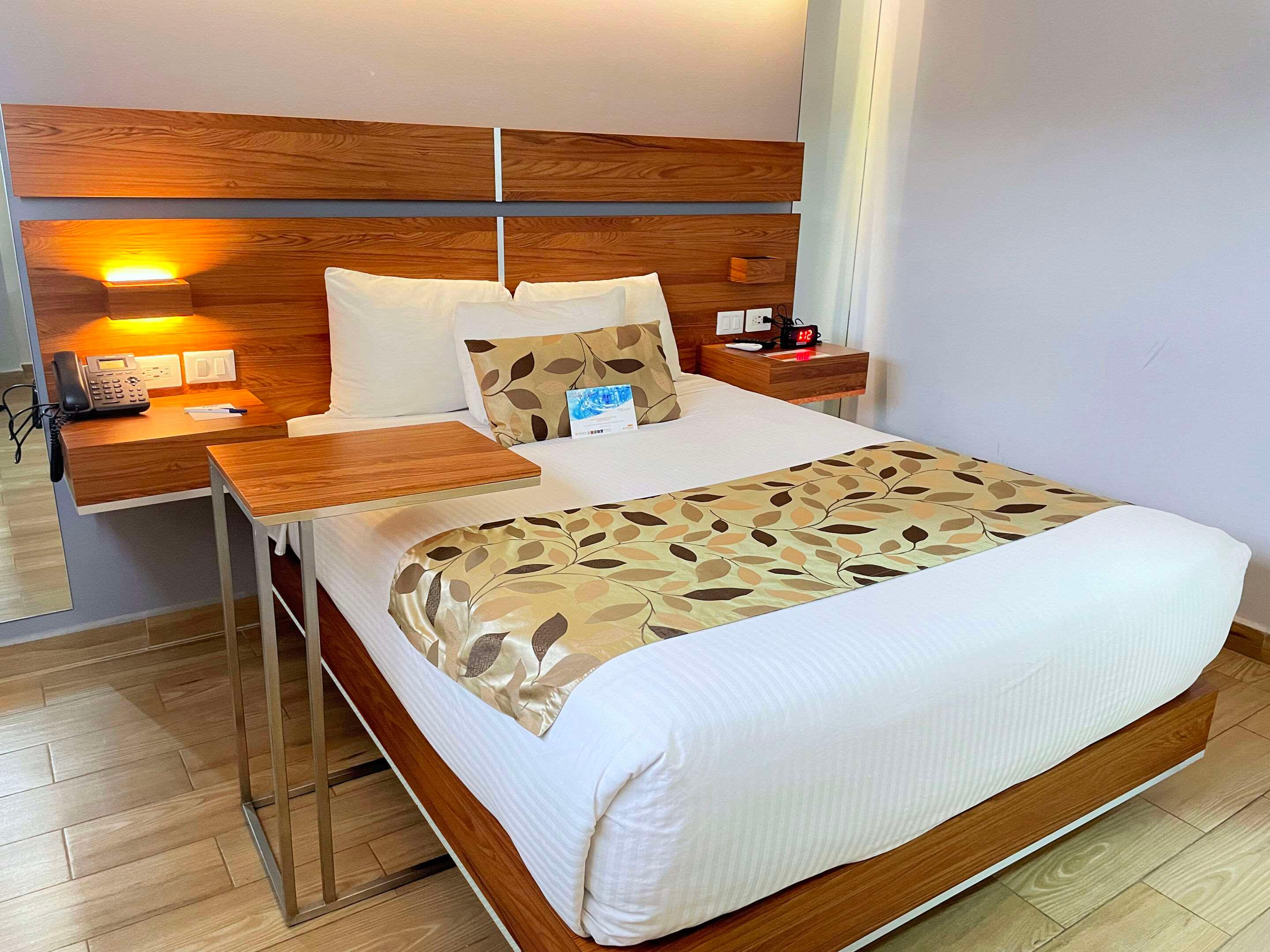 Double Queen Bed Non Smoking