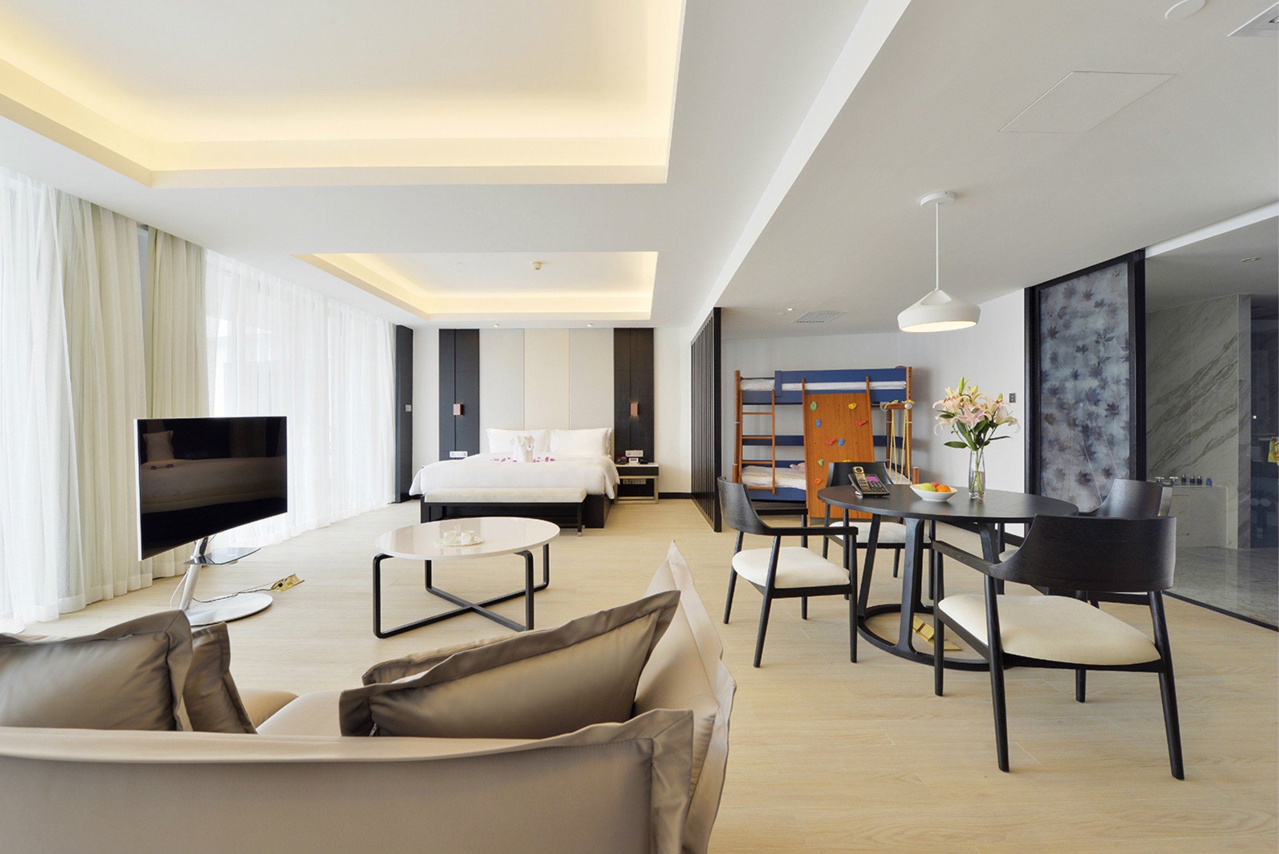 Family Room Deluxe Pool View