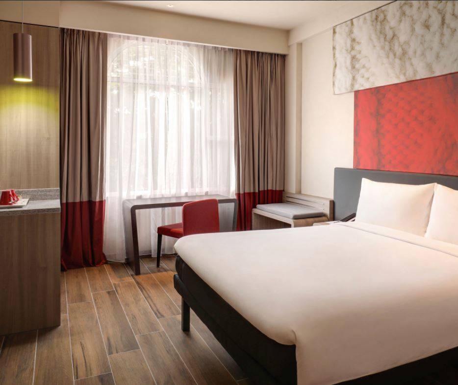 Double Queen Size Bed