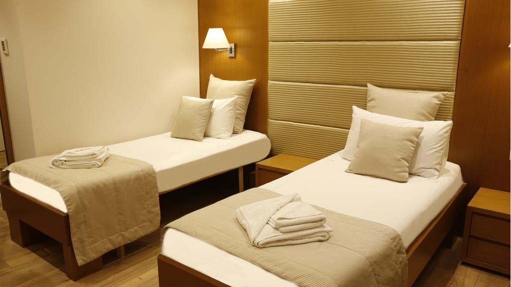 Double or Twin Standard