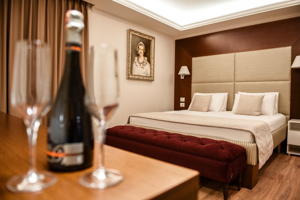 Double or Twin Standard