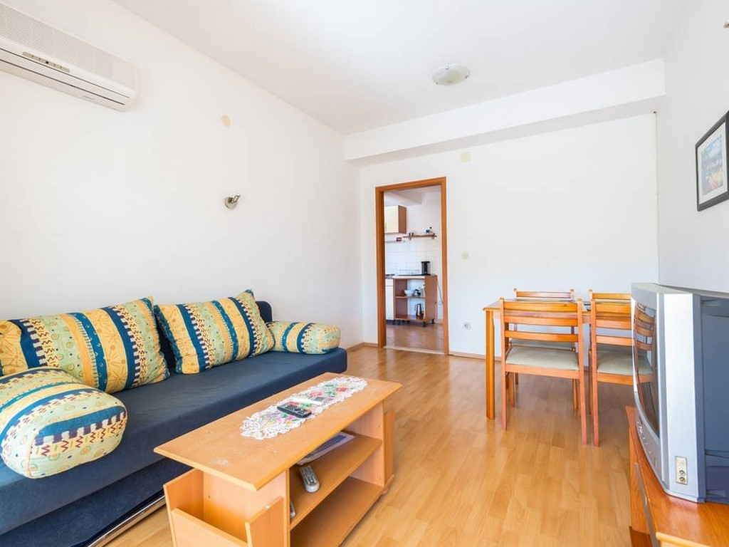 Apartment Capacity 4