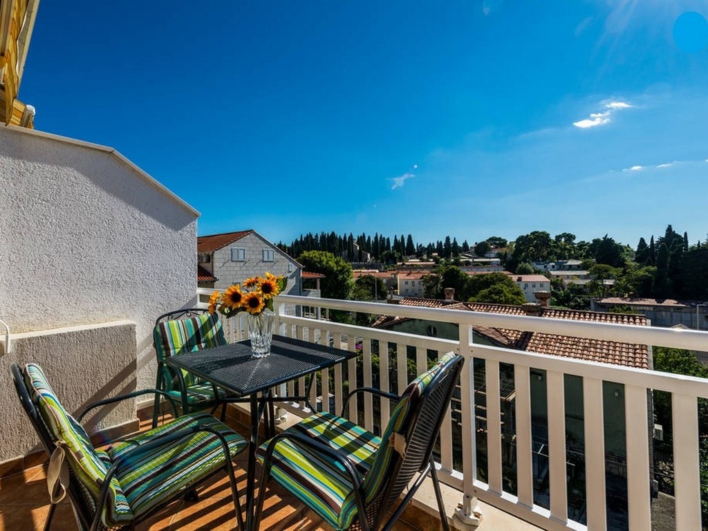 Apartment Capacity 4