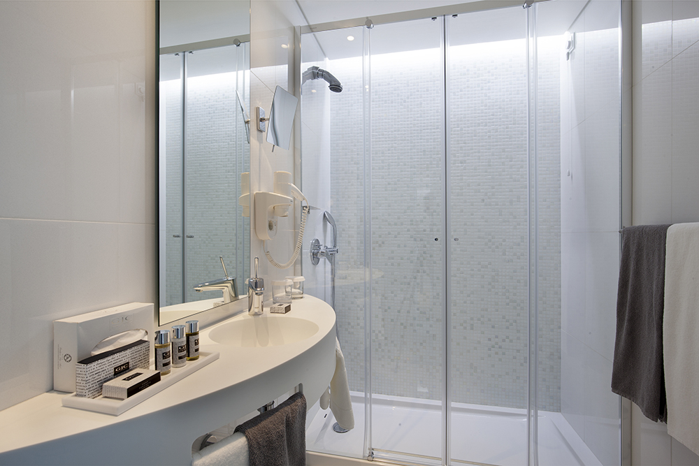 Double or Twin Standard