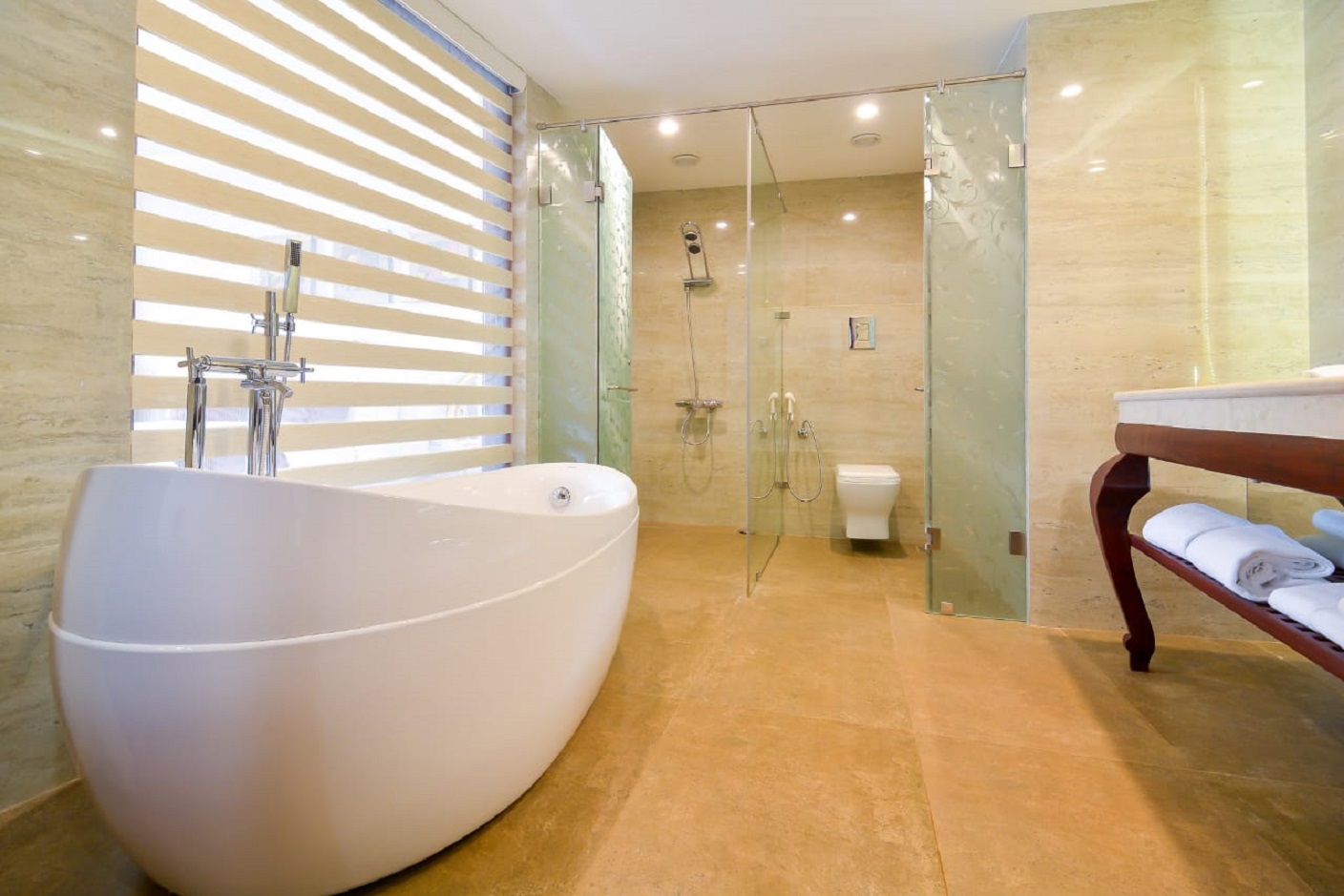 Double Pool View King Bed