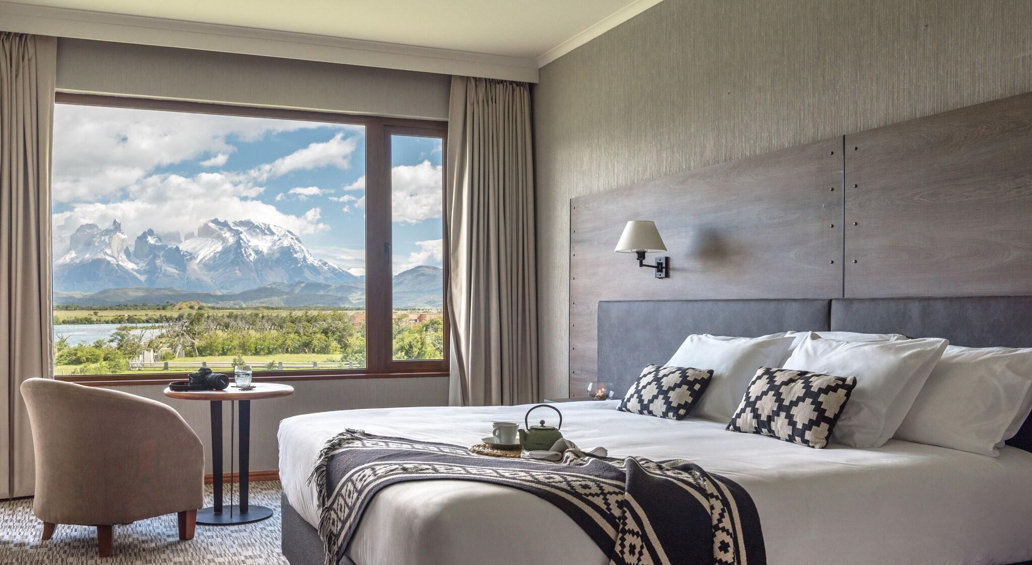 Twin Deluxe Pool View