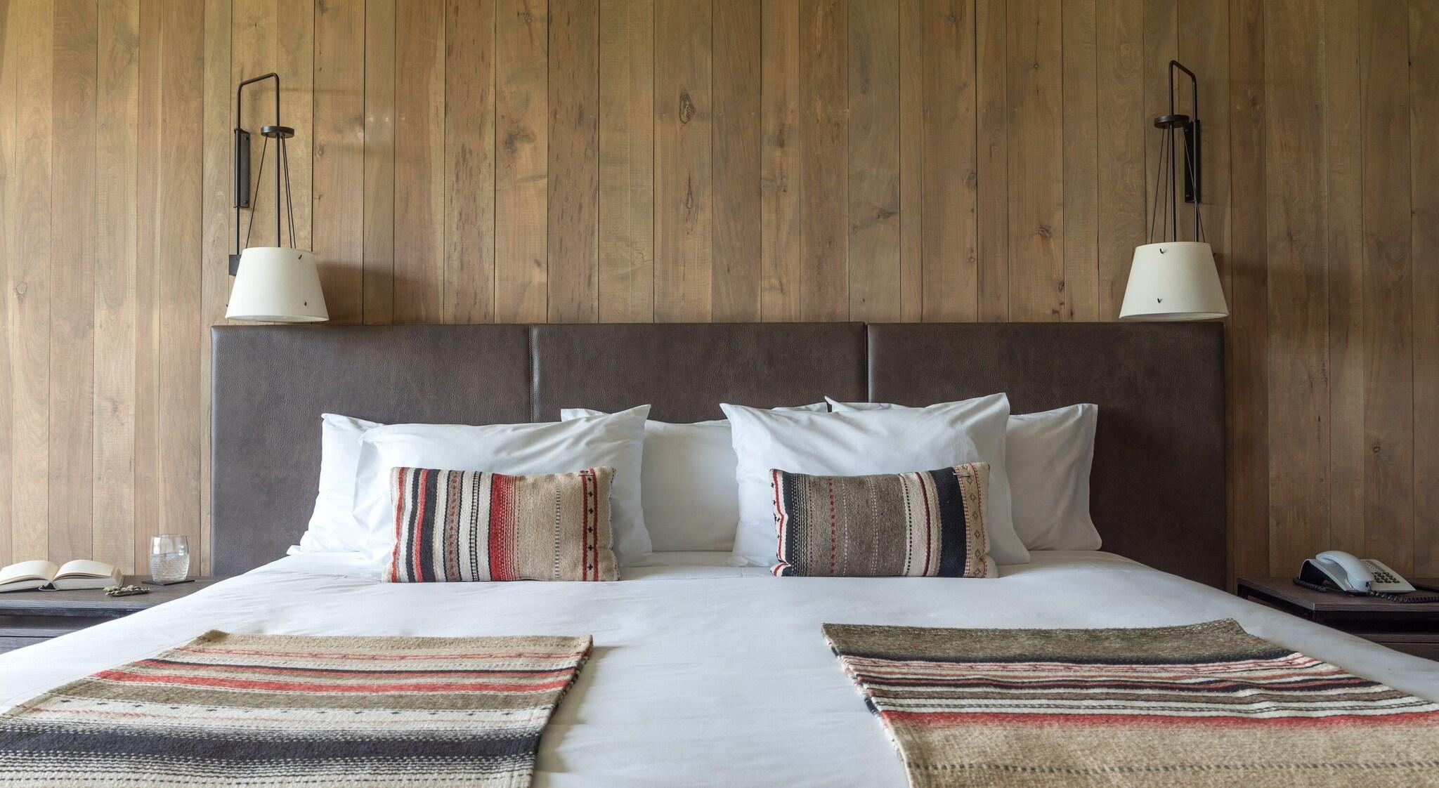 Twin Deluxe Pool View