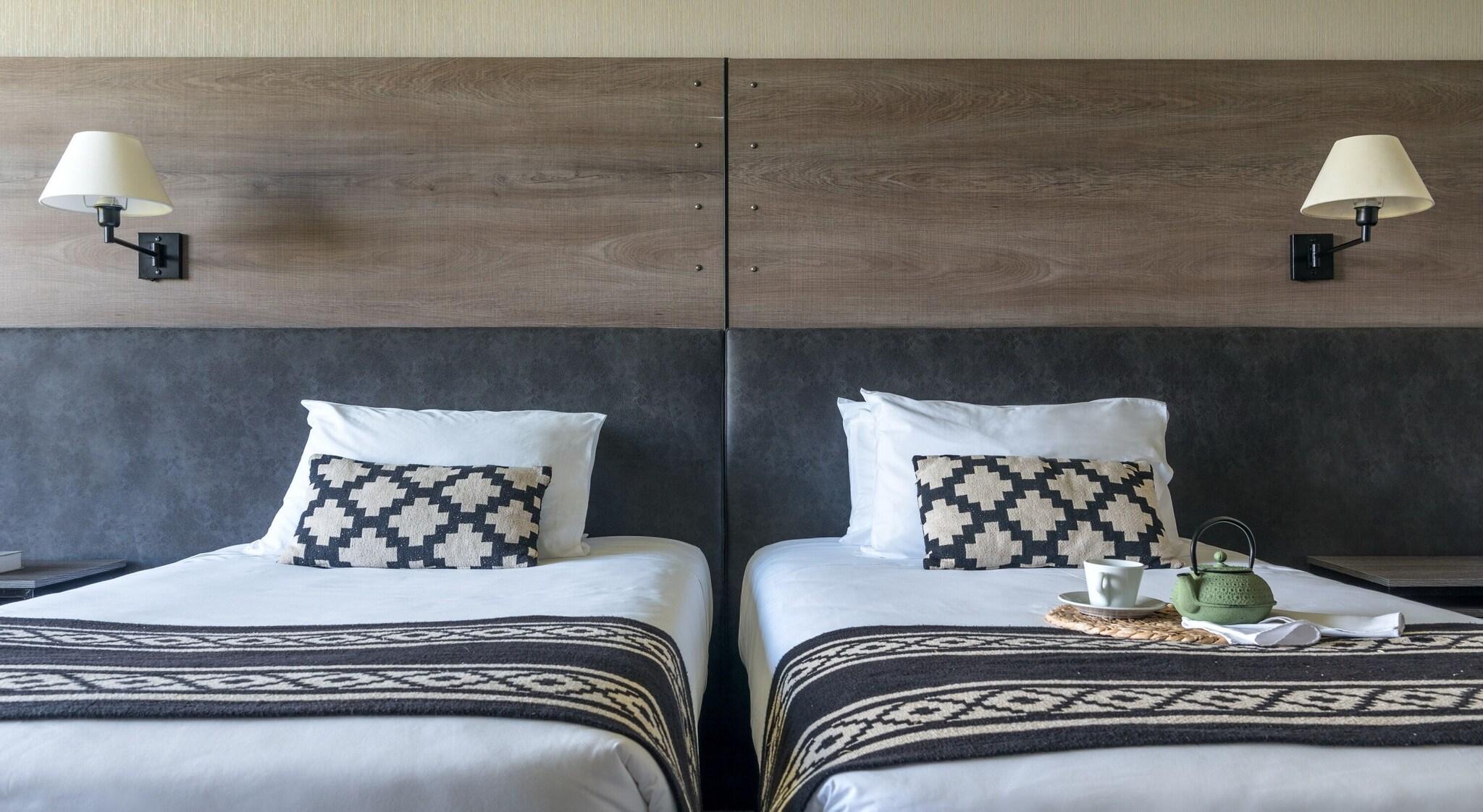 Twin Deluxe Pool View