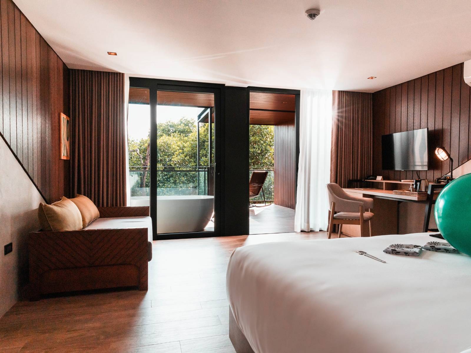 Junior Suite King Size Bed