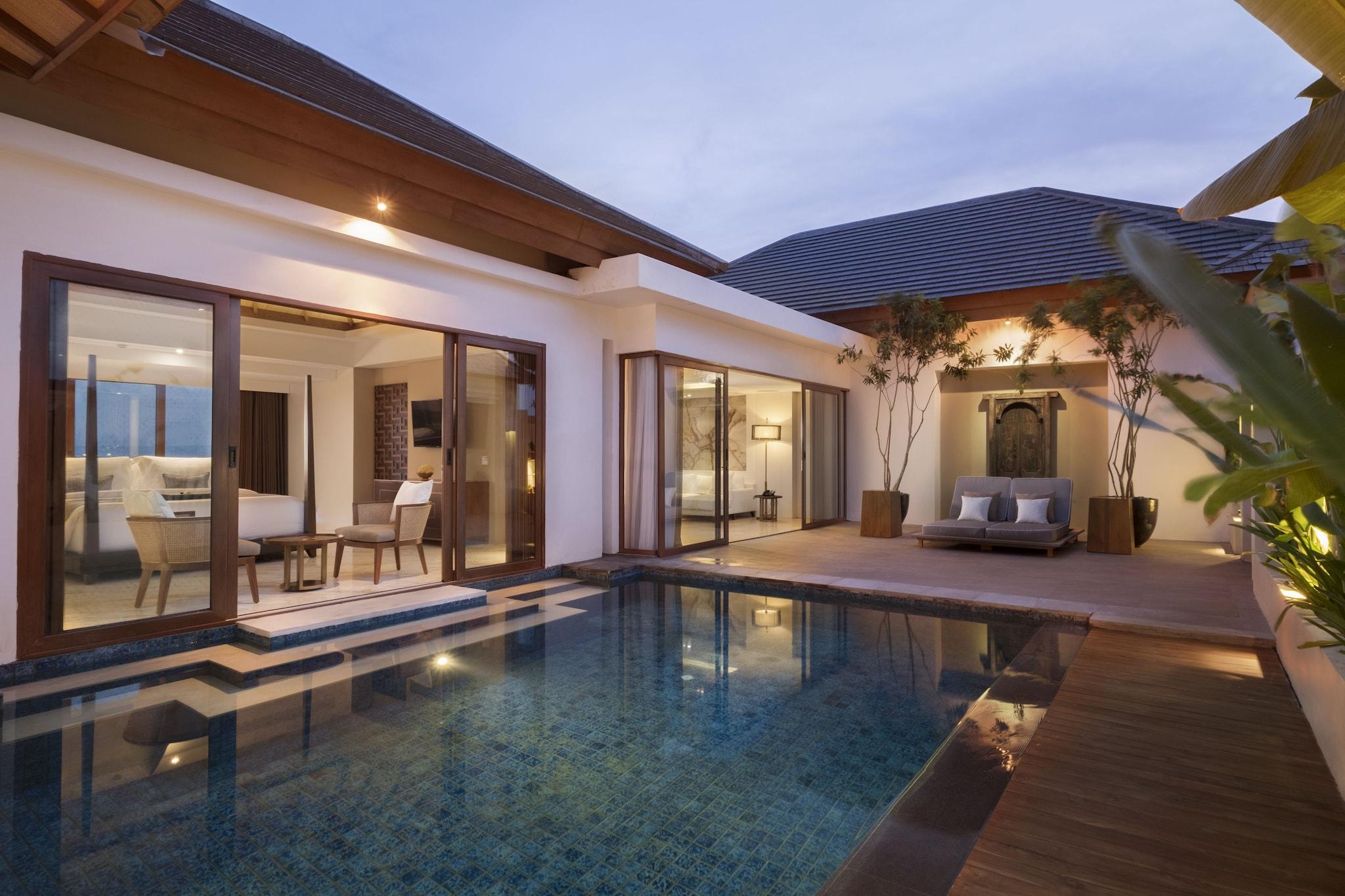 Villa Pool View King Bed