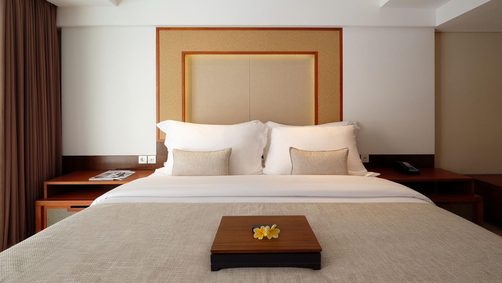 Single Deluxe King Bed