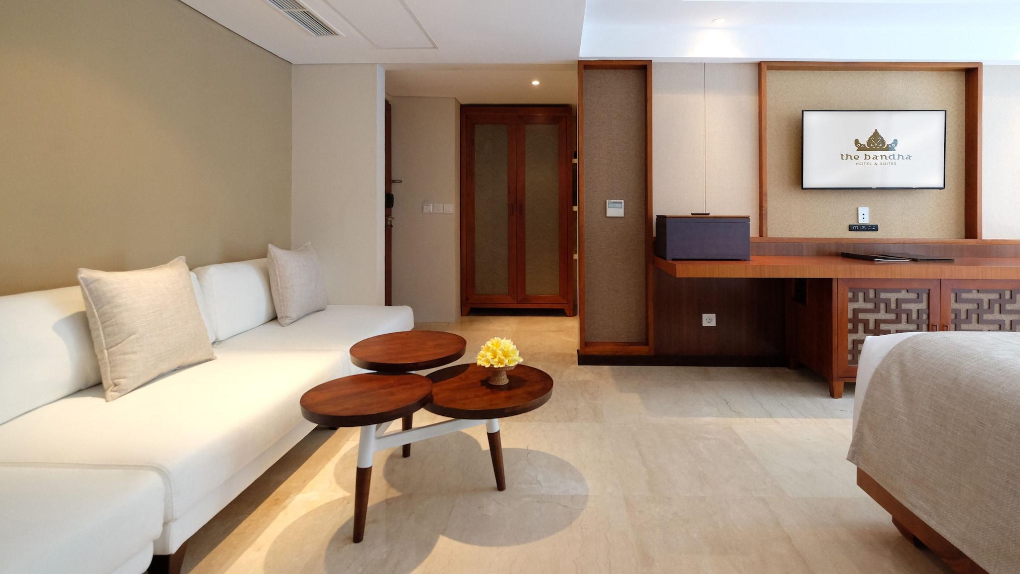 Single Deluxe King Bed