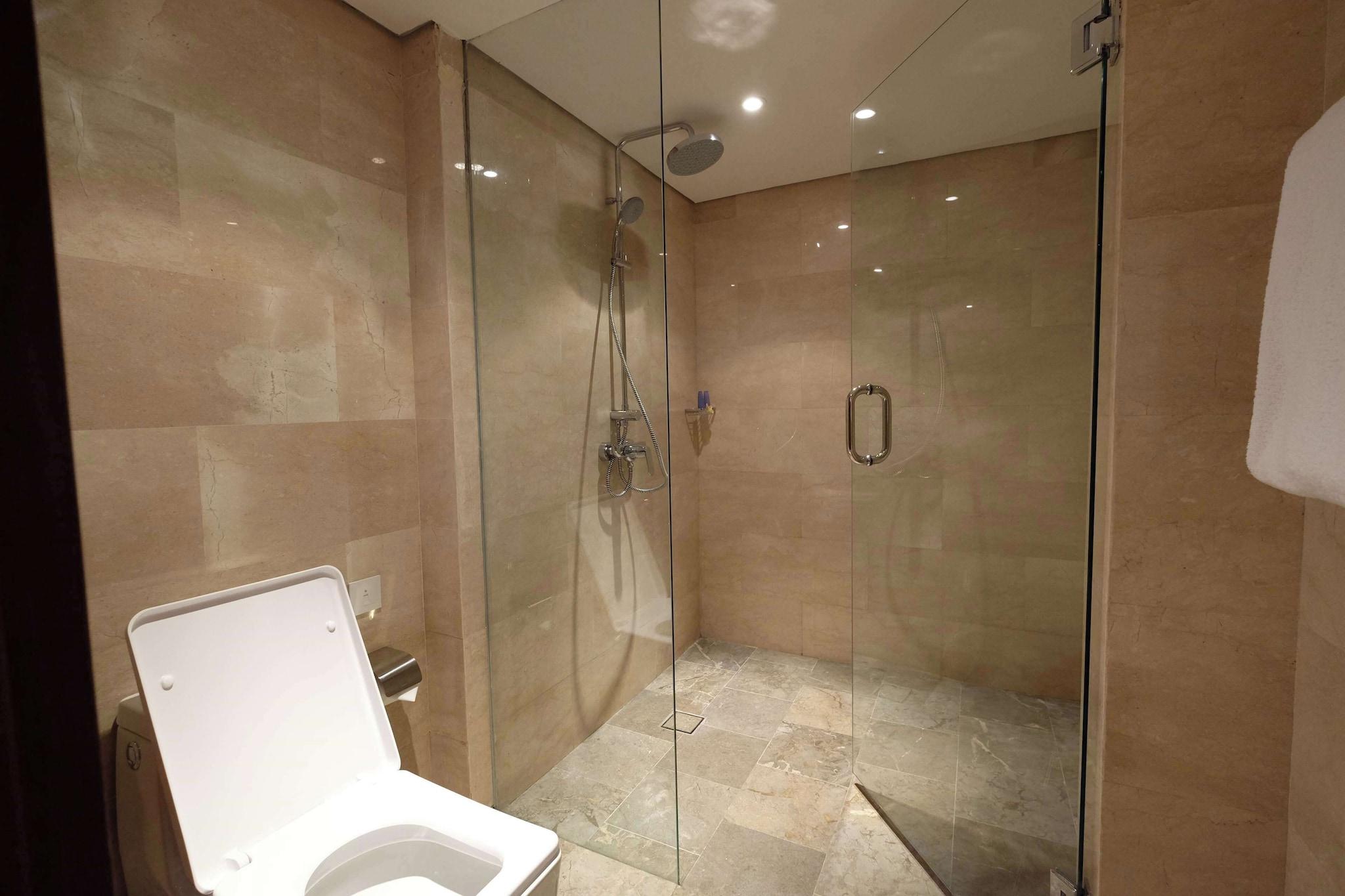 Double Deluxe King Bed