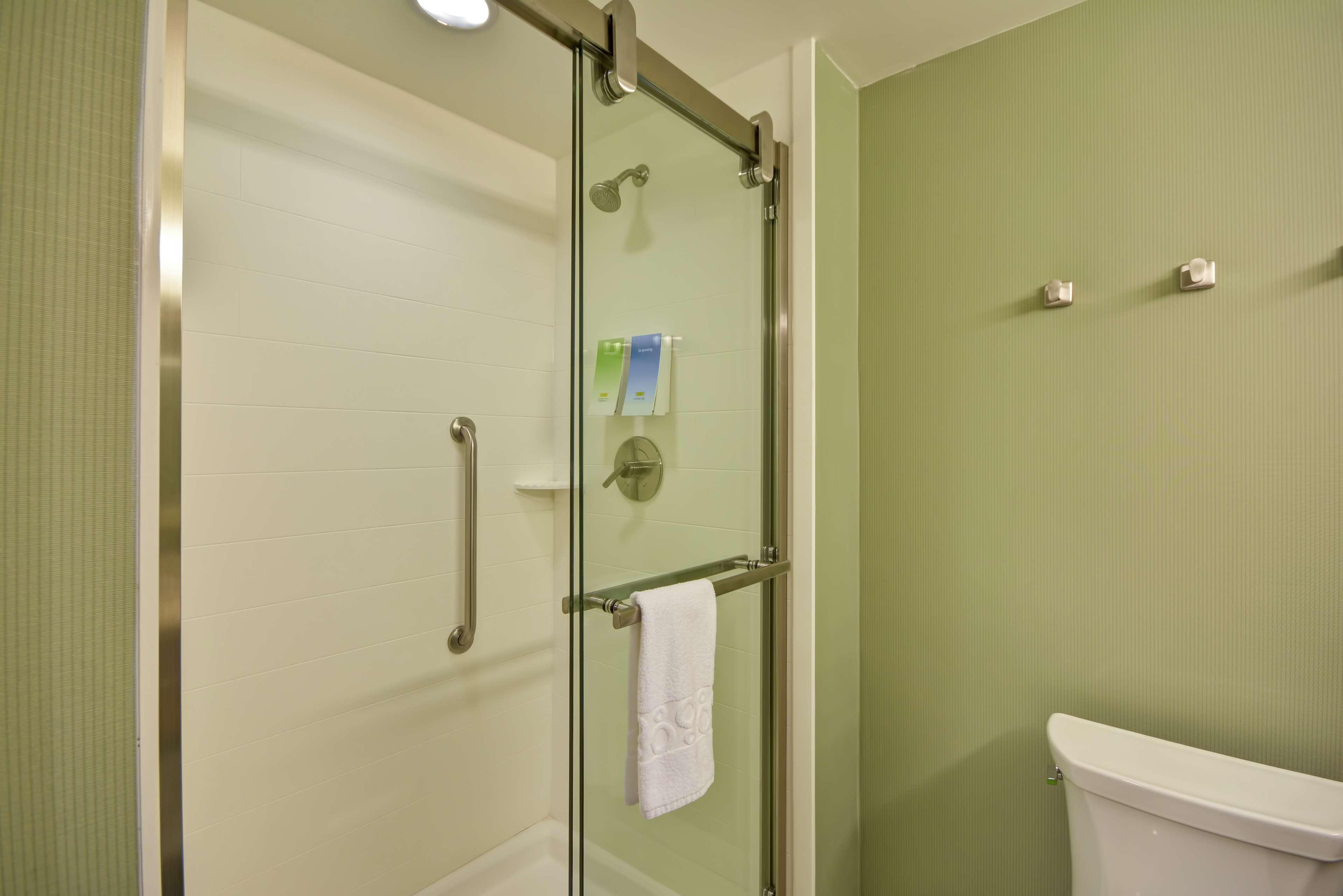 Studio Two Queen Beds Non Smoking