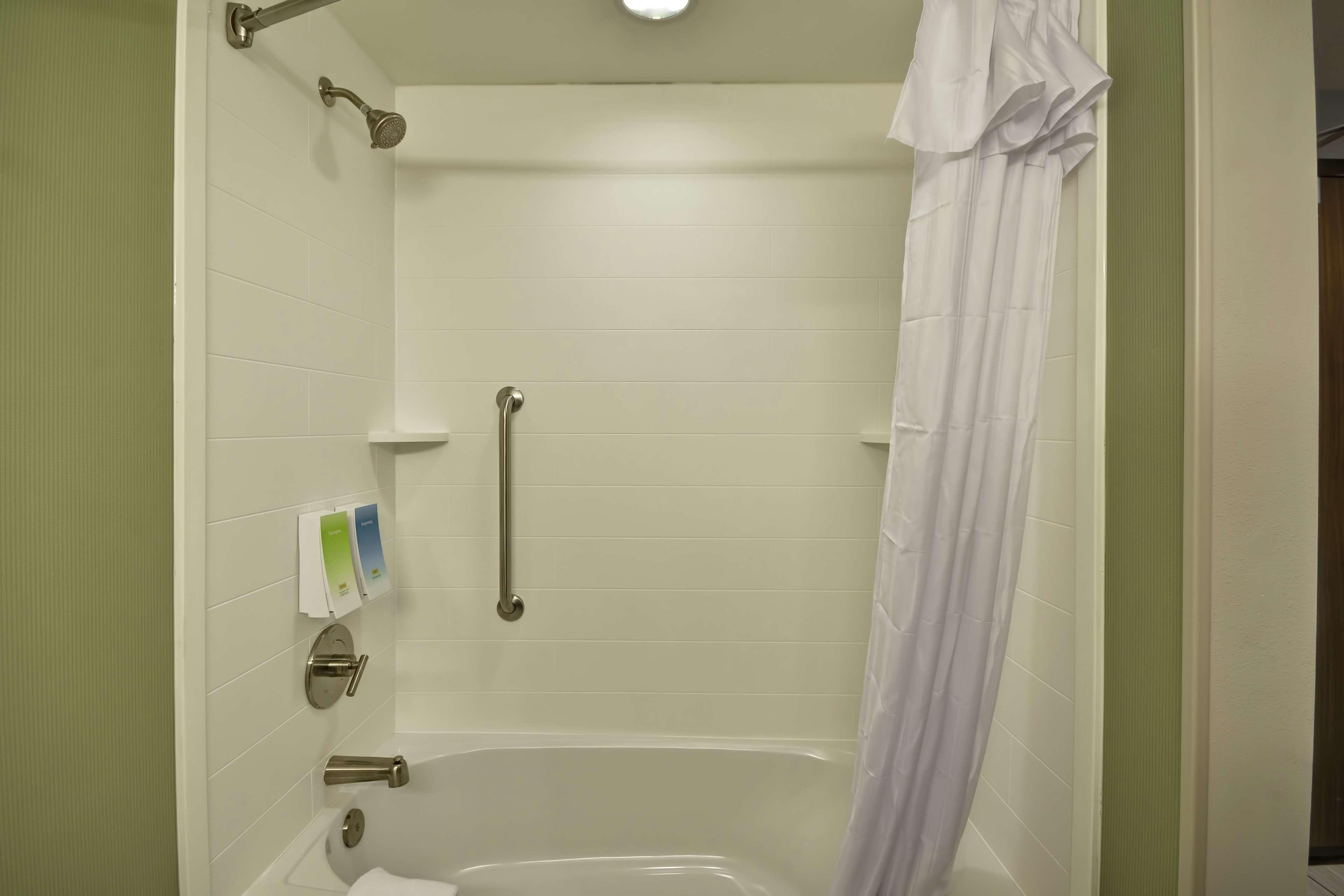 Studio Two Queen Beds