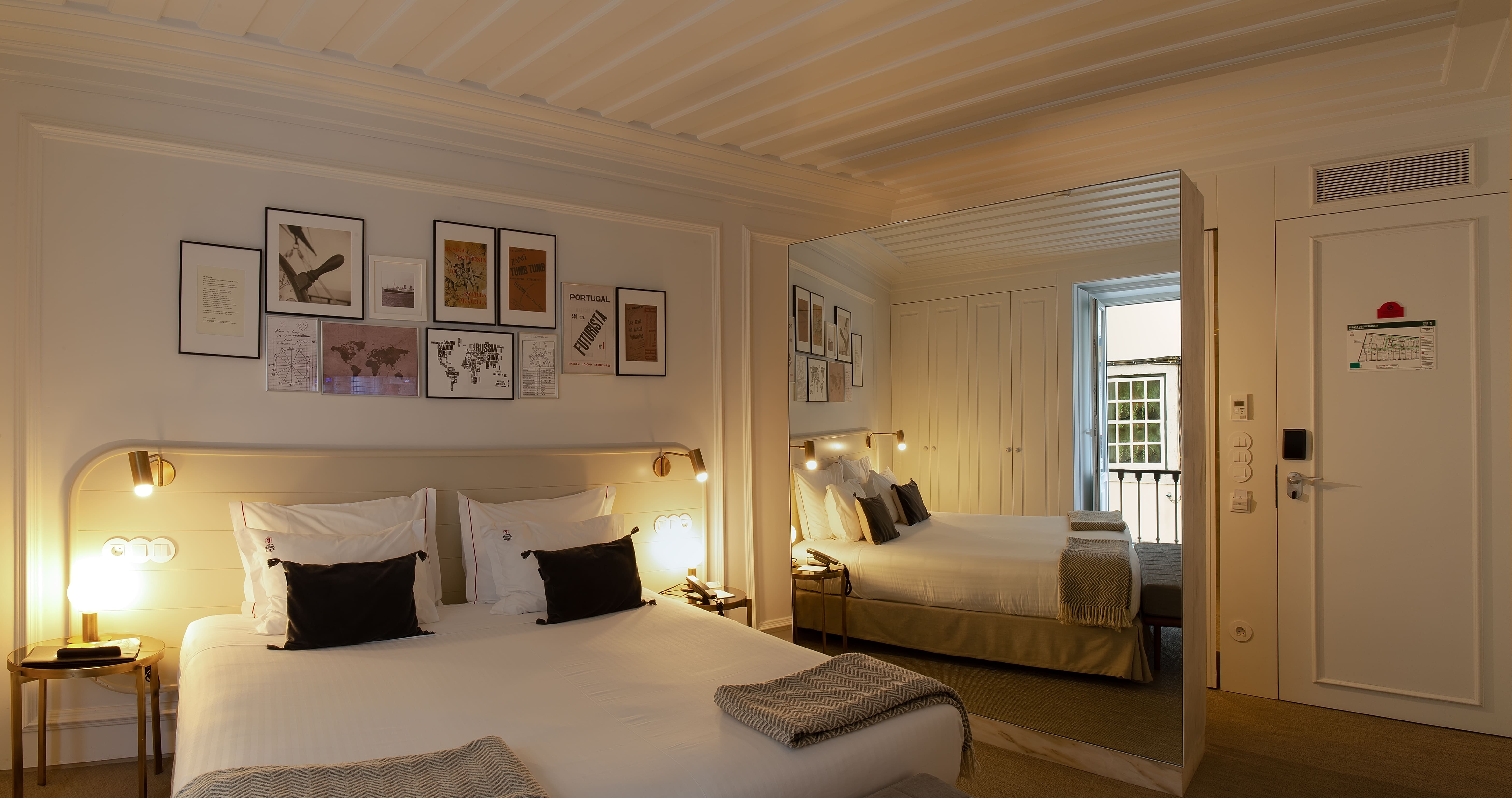 Room Connecting Room