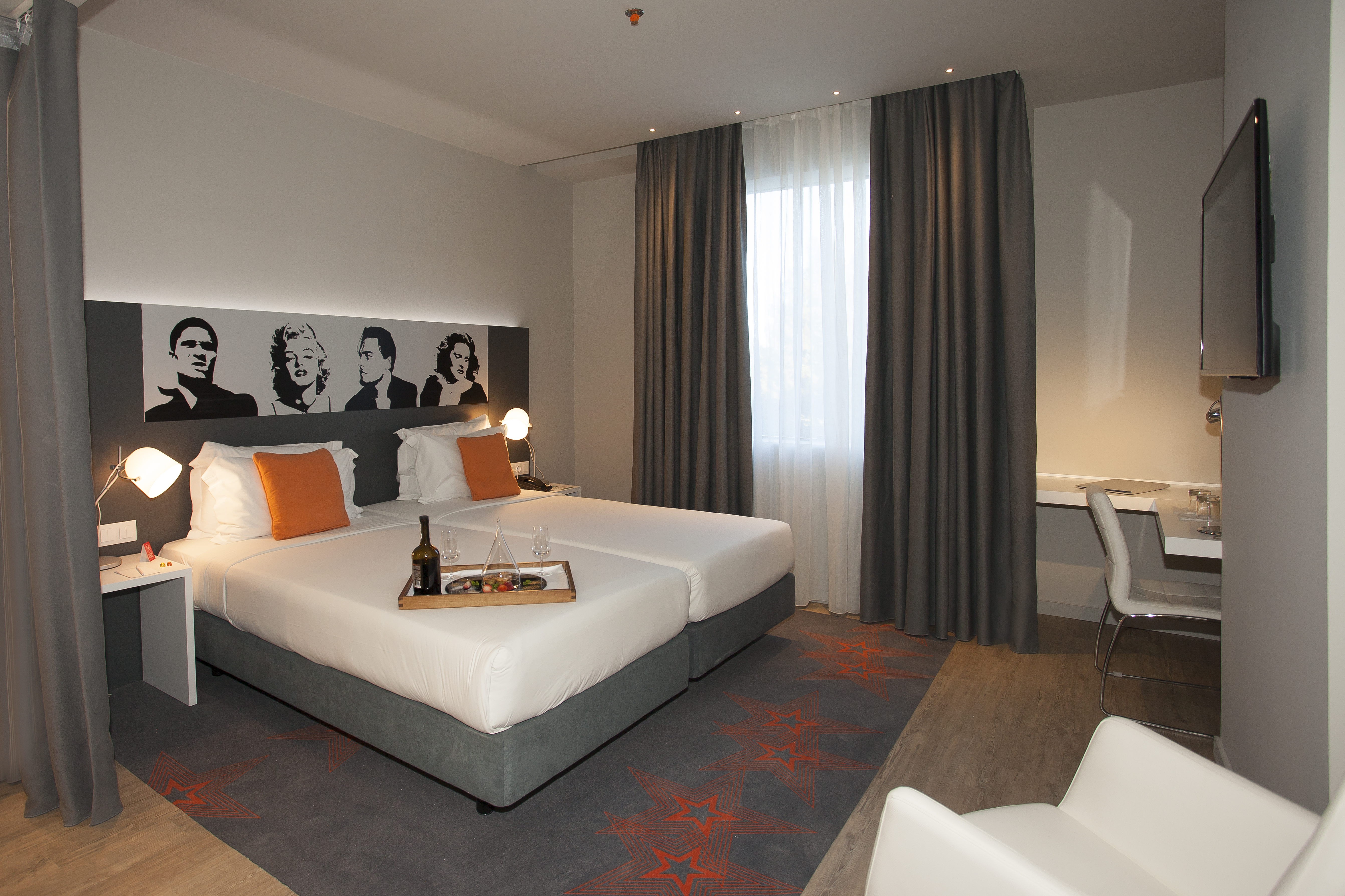 Twin Superior with Views