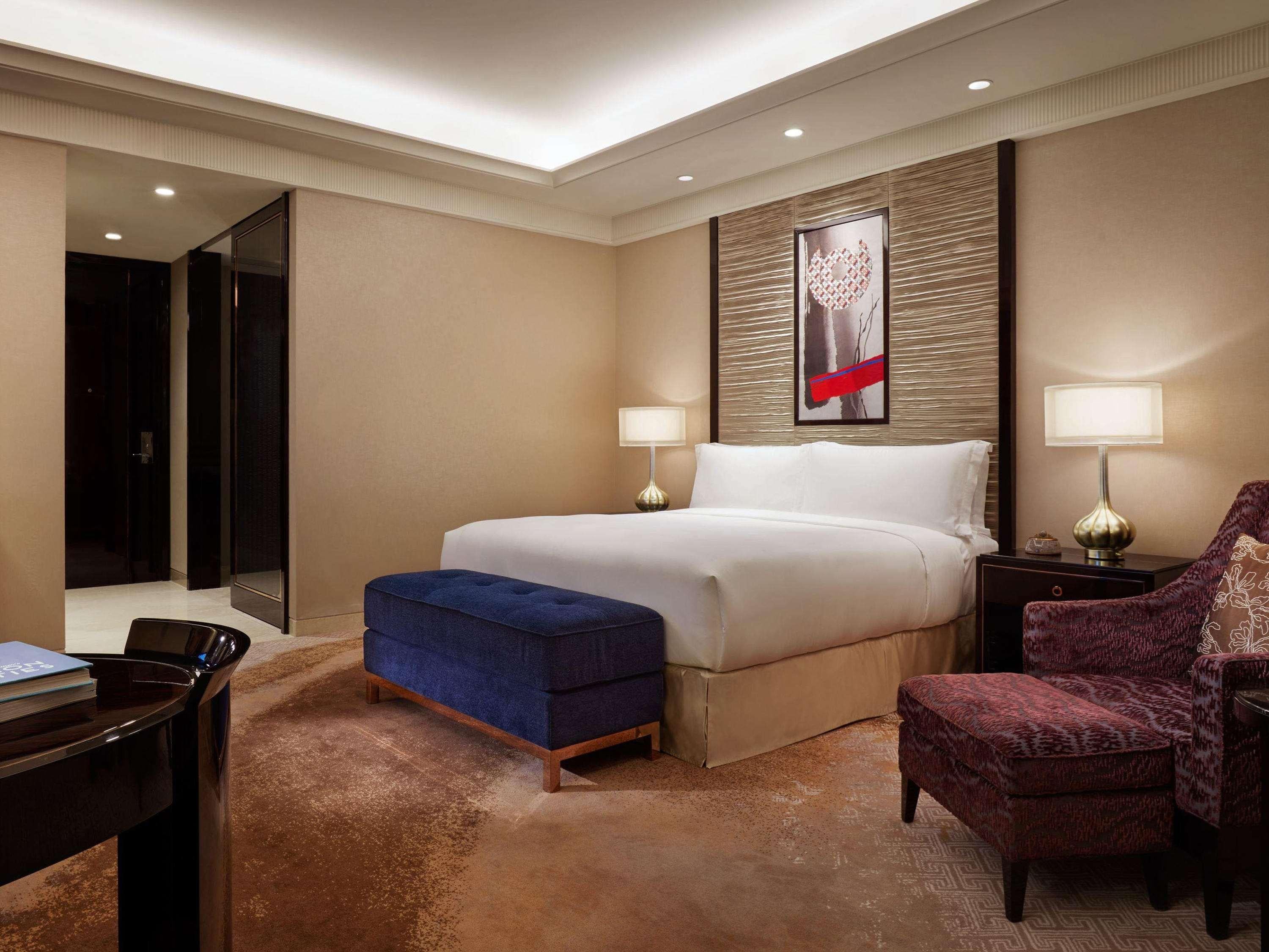 Double Deluxe King Bed