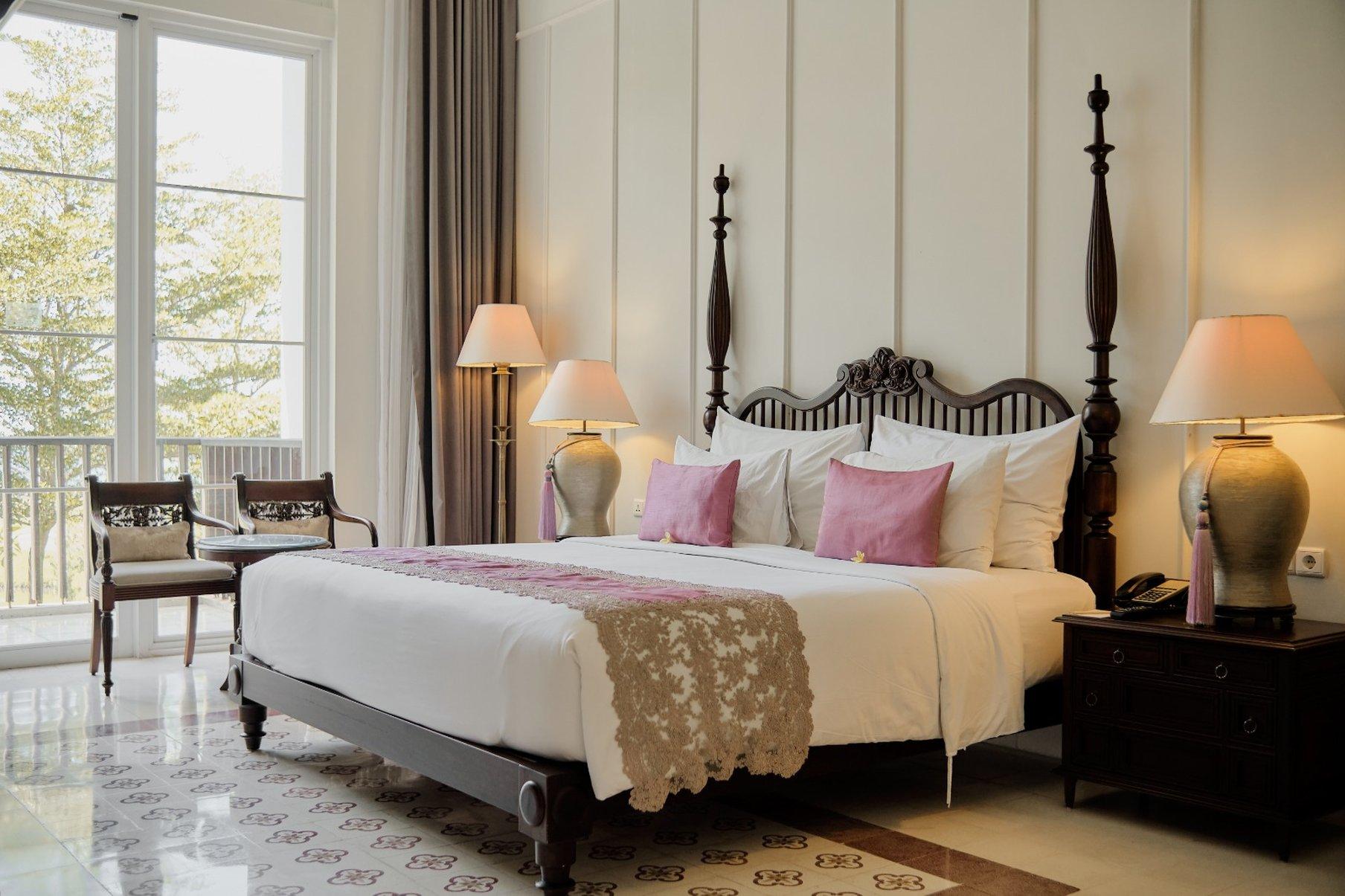 Suite Ocean View King Bed