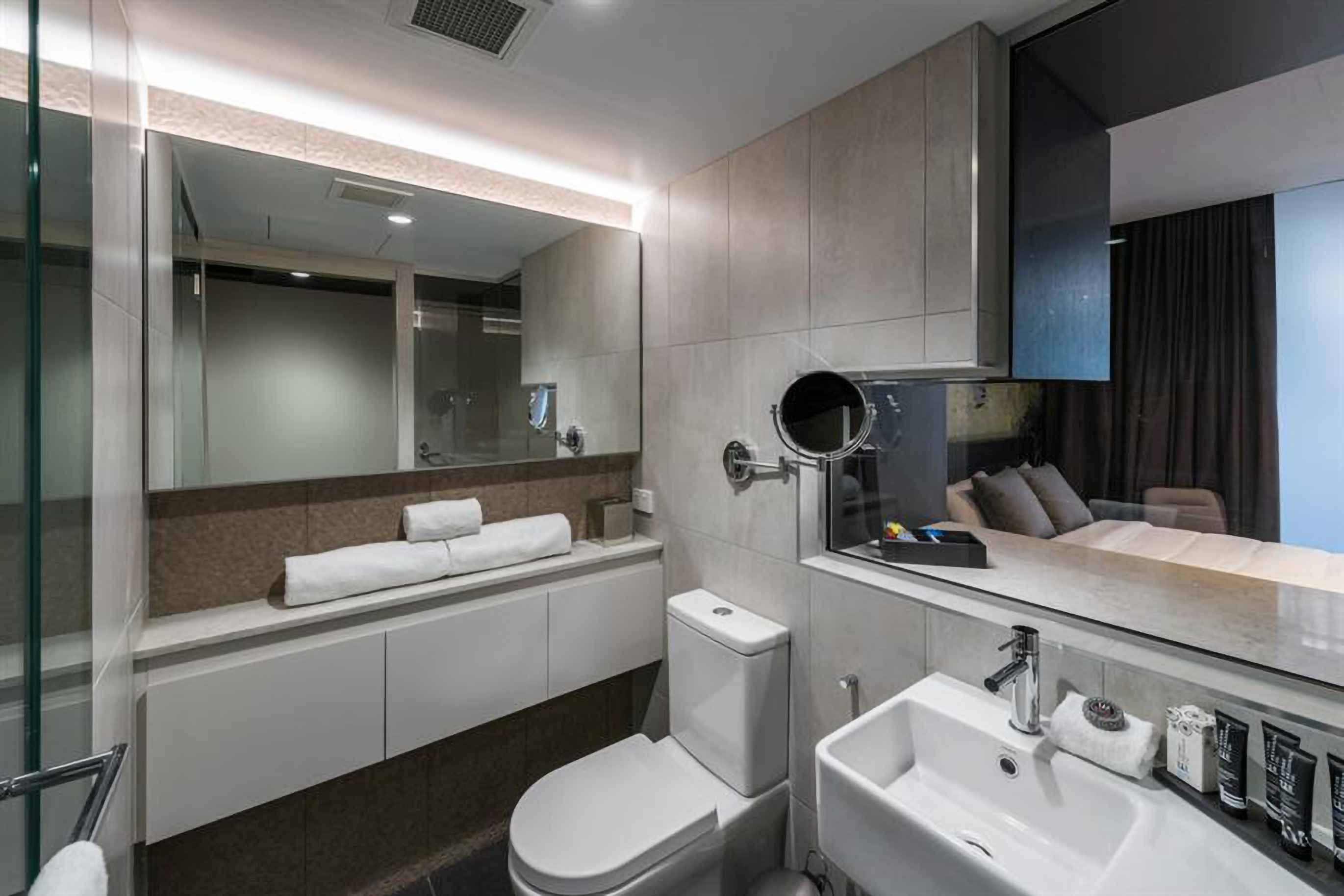 Double Superior Queen Bed