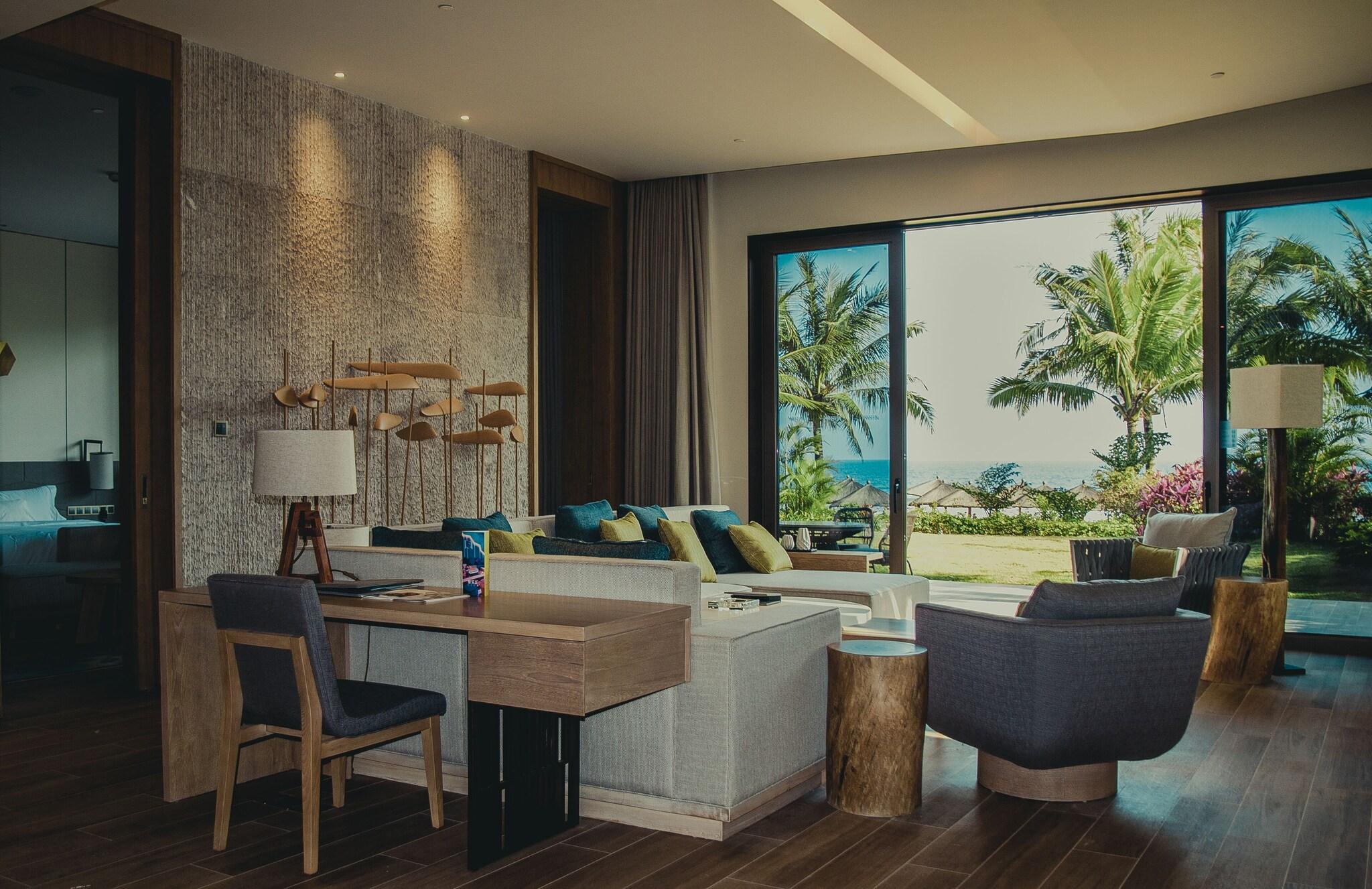 Villa King Bed Smoking