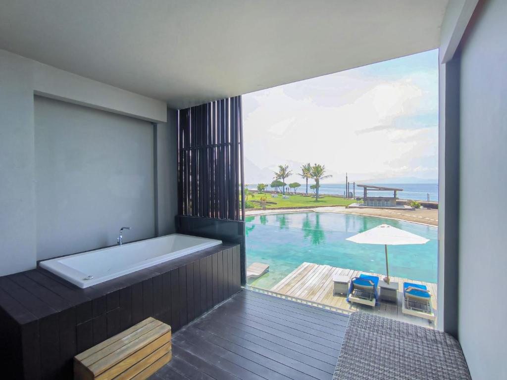 Suite Sea View Pool View