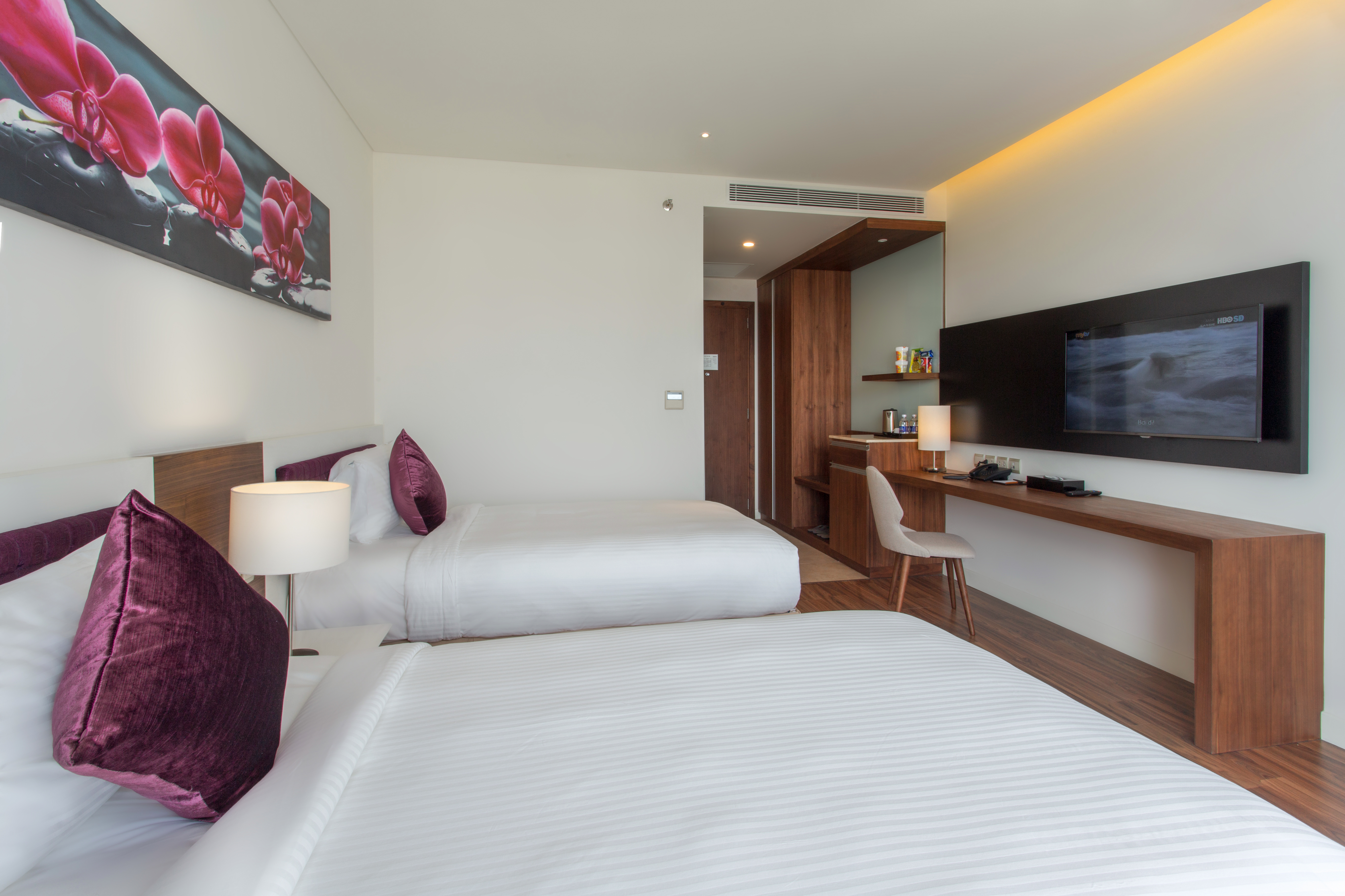 Twin Deluxe City View